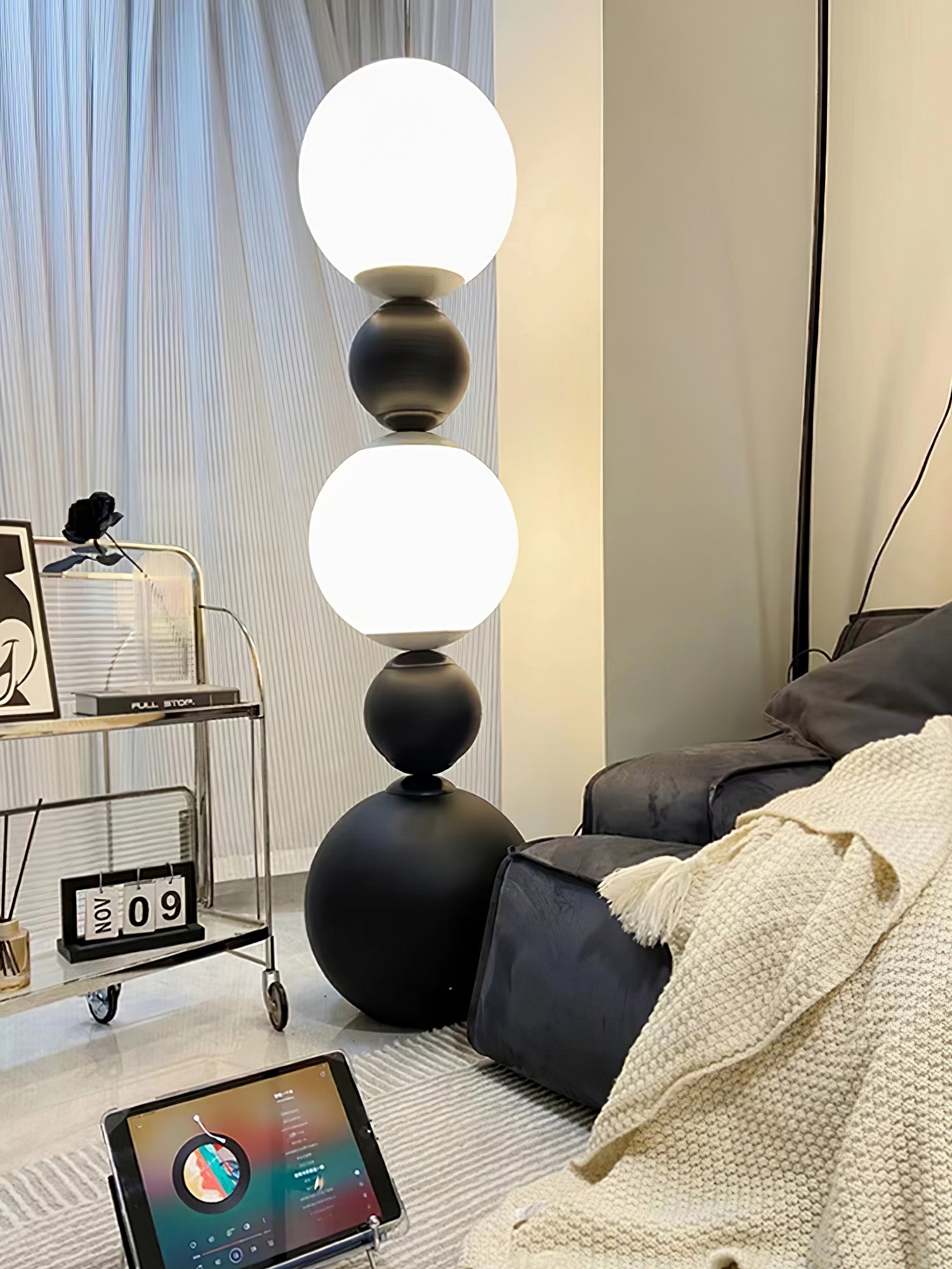 Ervynel Spherical Black Metal Floor Lamp - Blowlighting