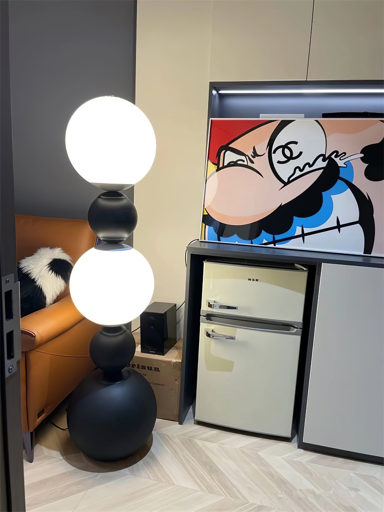 Ervynel Spherical Black Metal Floor Lamp - Blowlighting