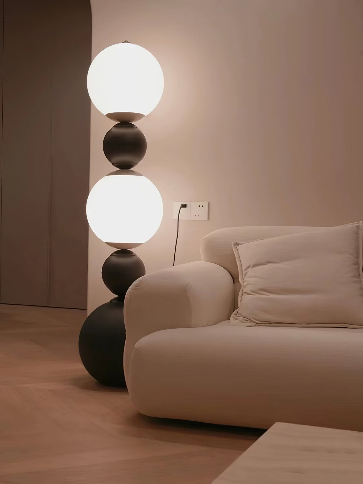 Ervynel Spherical Black Metal Floor Lamp - Blowlighting