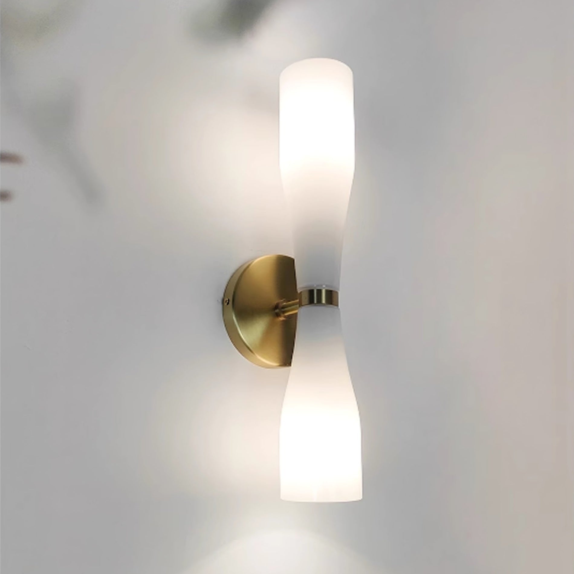 Torch Modern Glass Wall Light - Blowlighting
