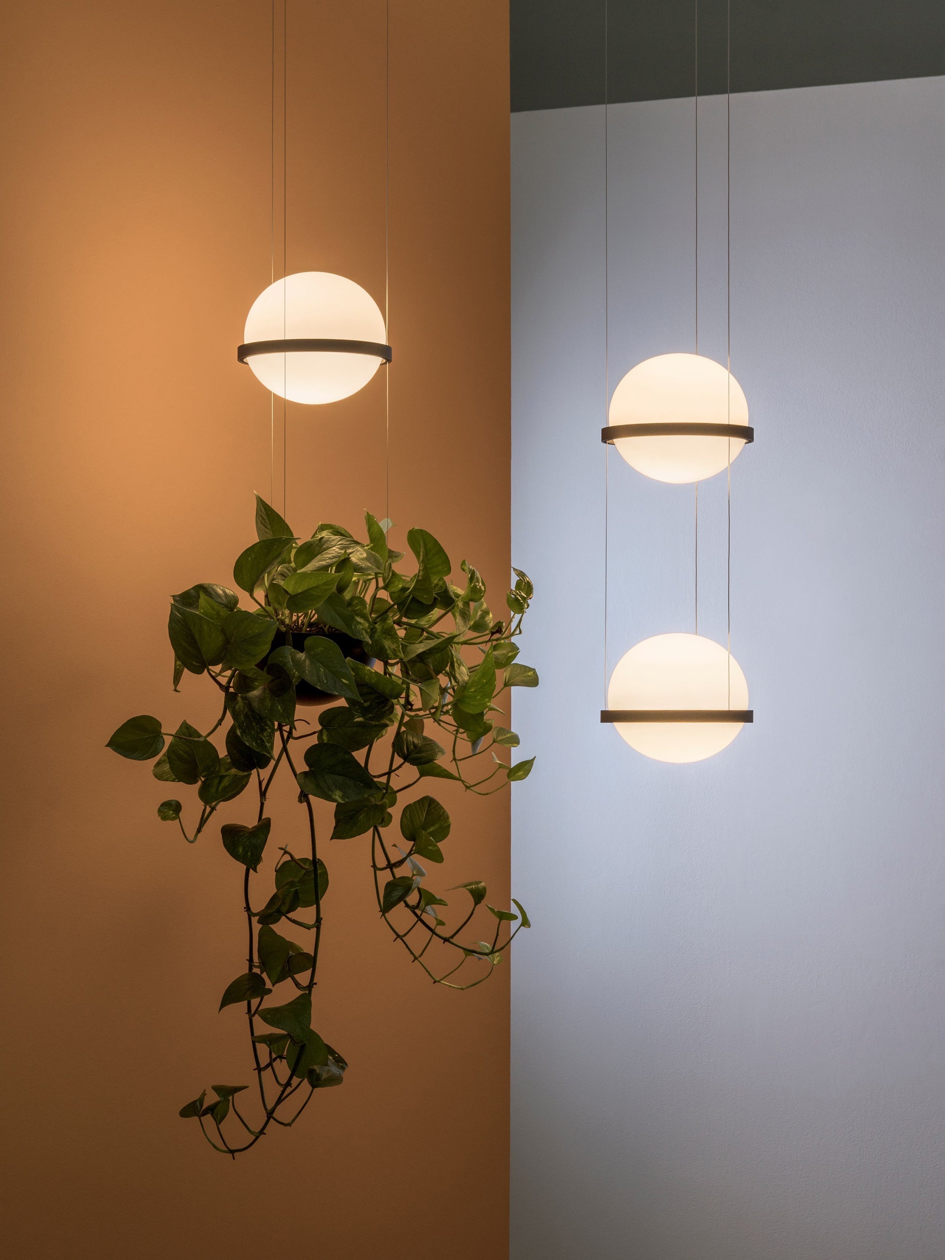 Orbit Sphere Pendant Lamp - Blowlighting