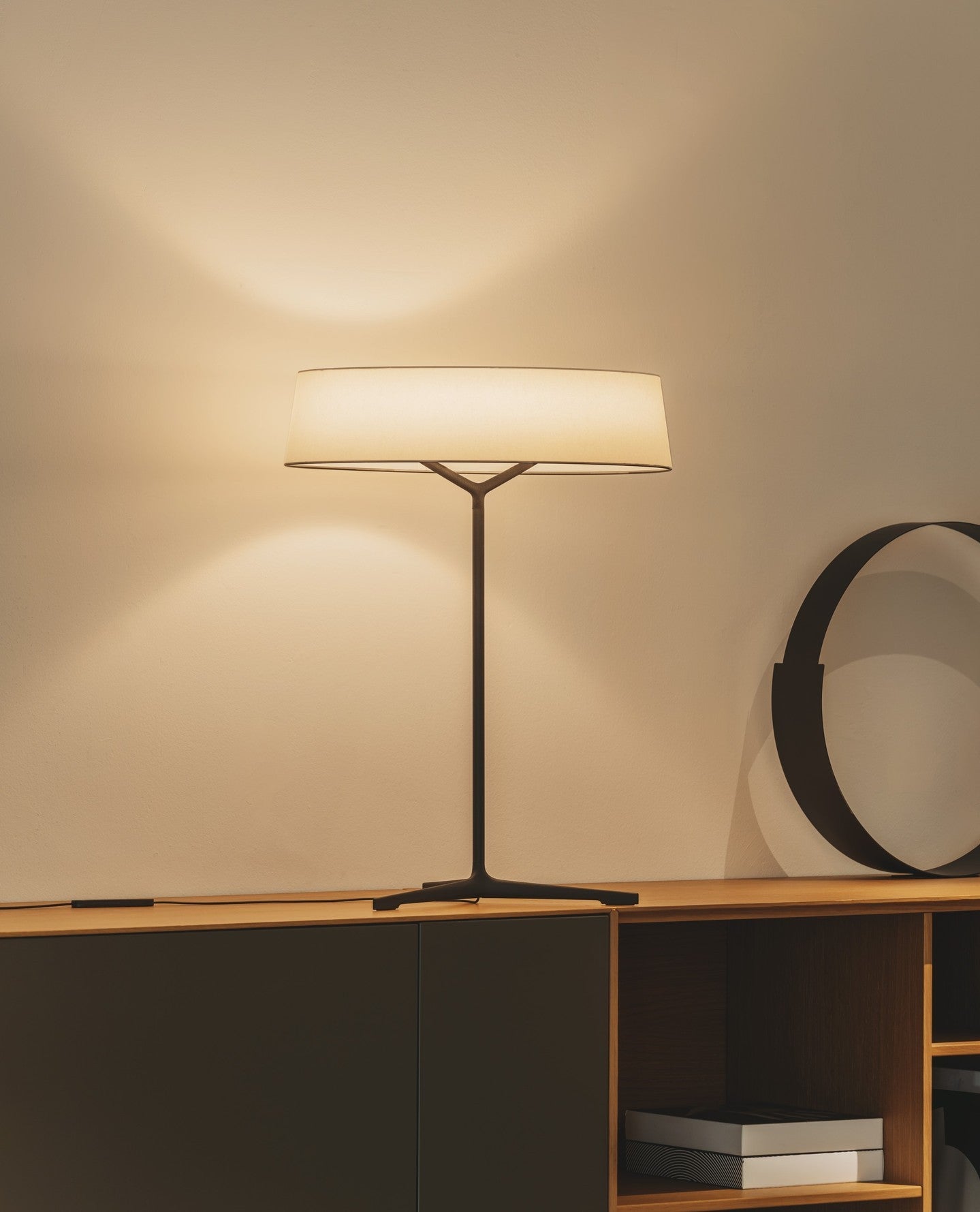 Dama Table Lamp - Blowlighting
