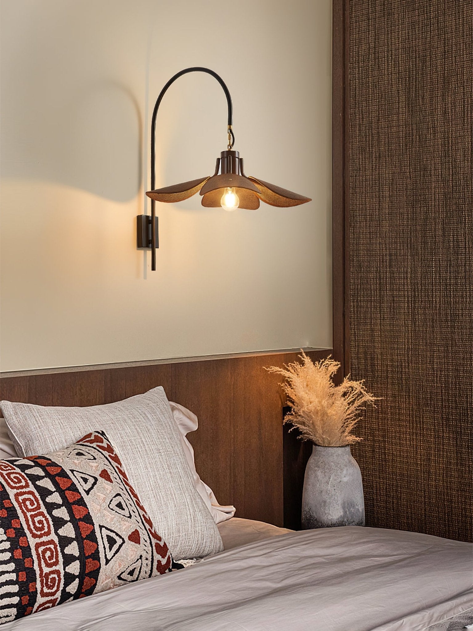 Petal Bloom Wall Lamp - Blowlighting