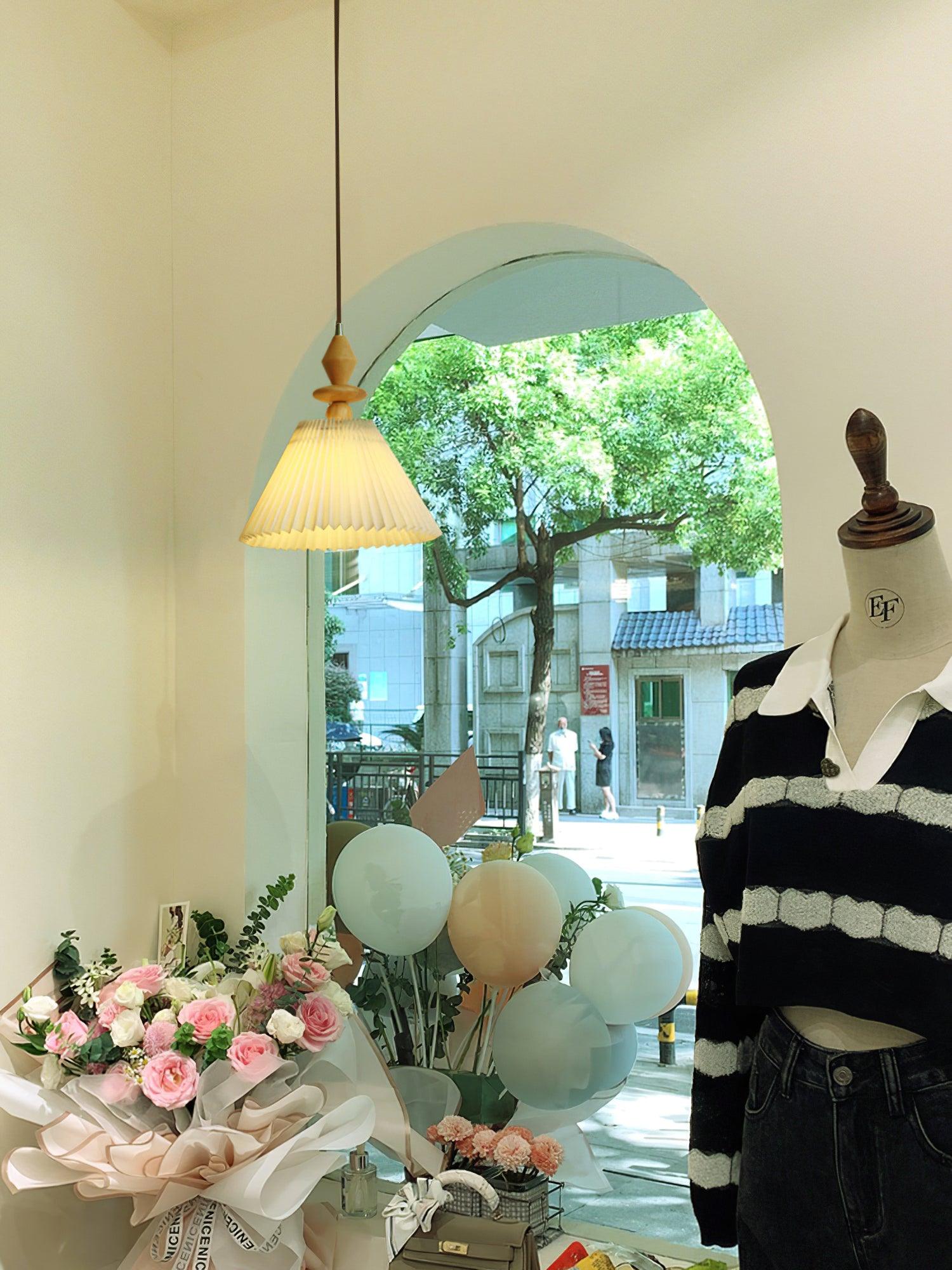 Eurrinion Wood Pendant Light - Blowlighting