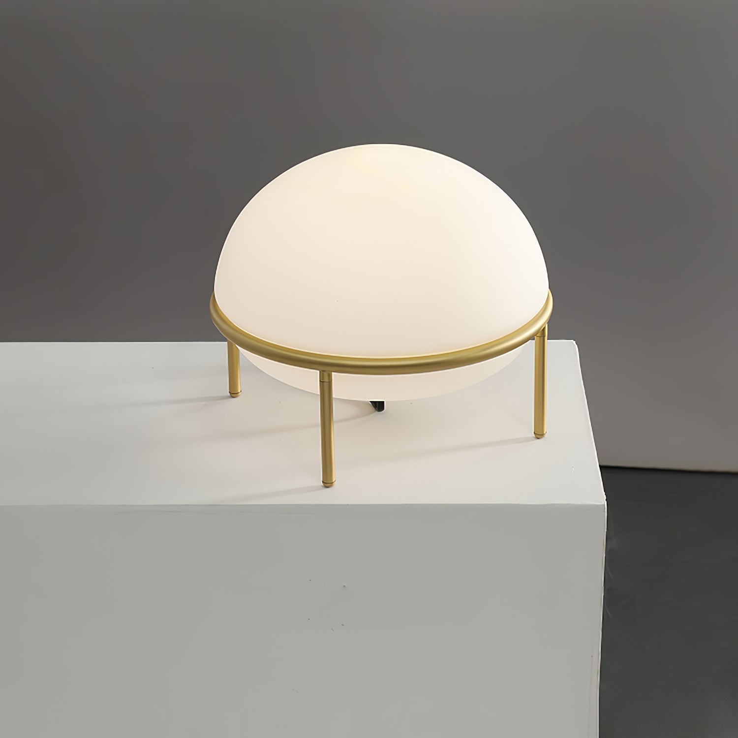 Pump Table Lamp - Blowlighting