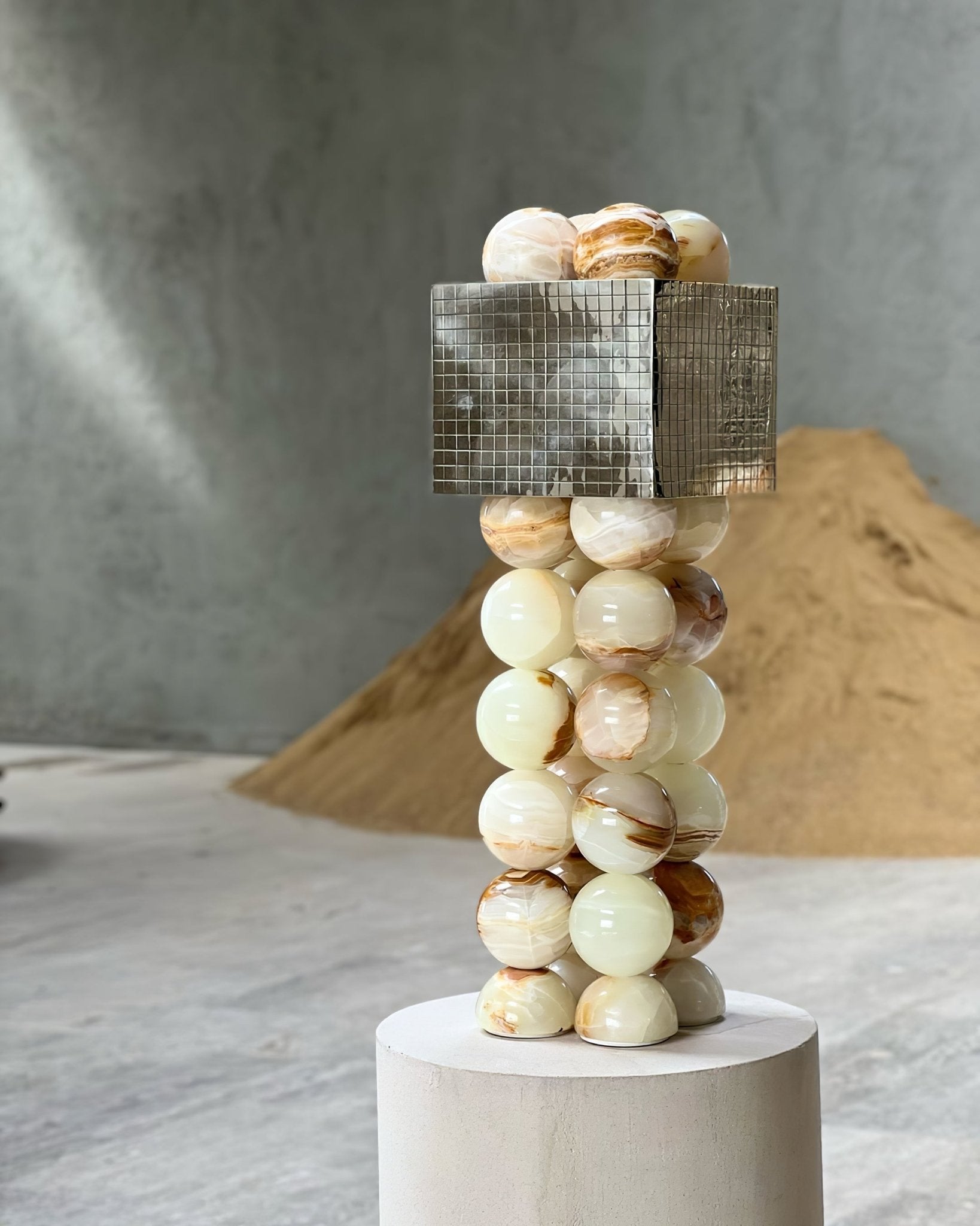 Quava Jade Table Lamp - Blowlighting