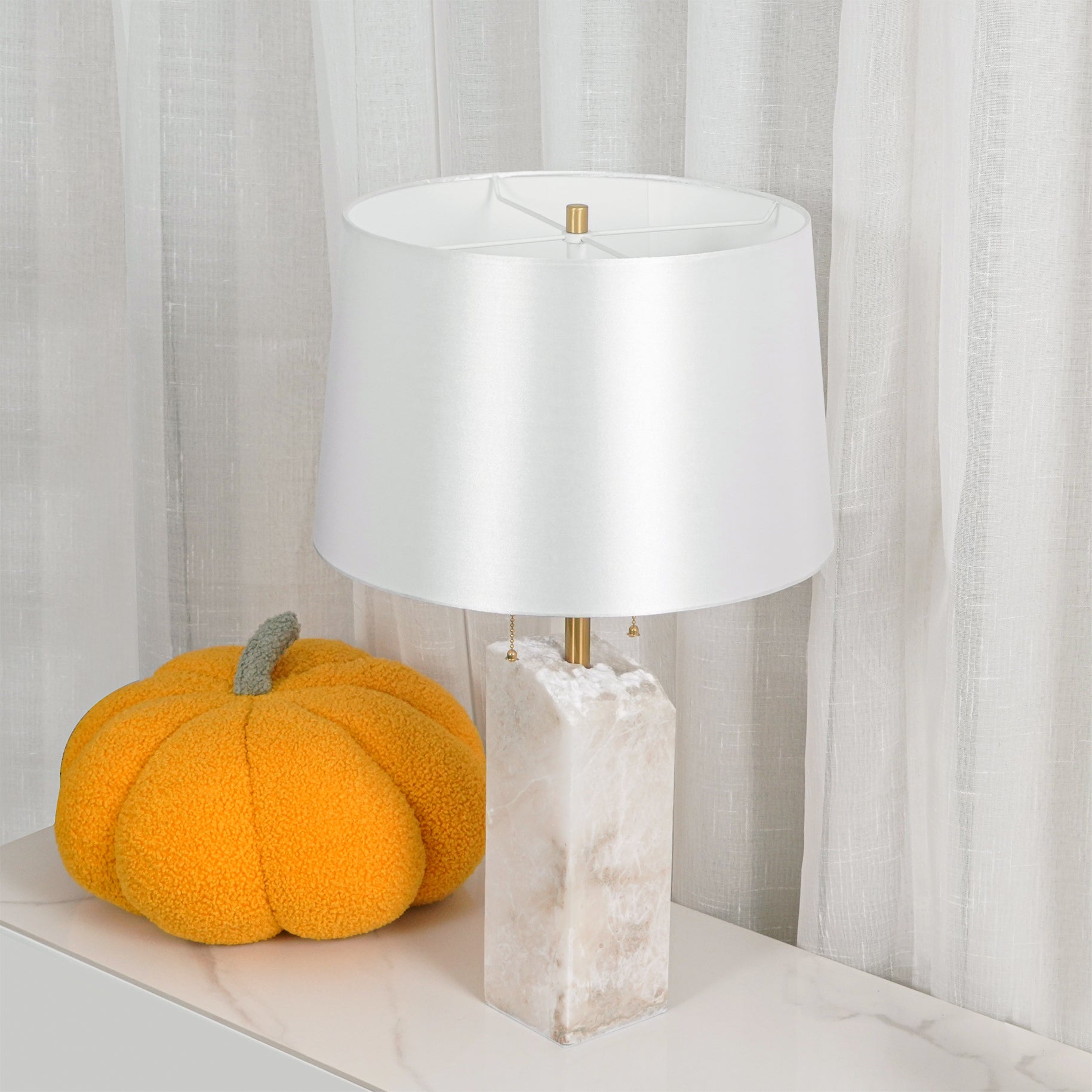 Syvaris Minimalist Alabaster Table Lamp - Blowlighting
