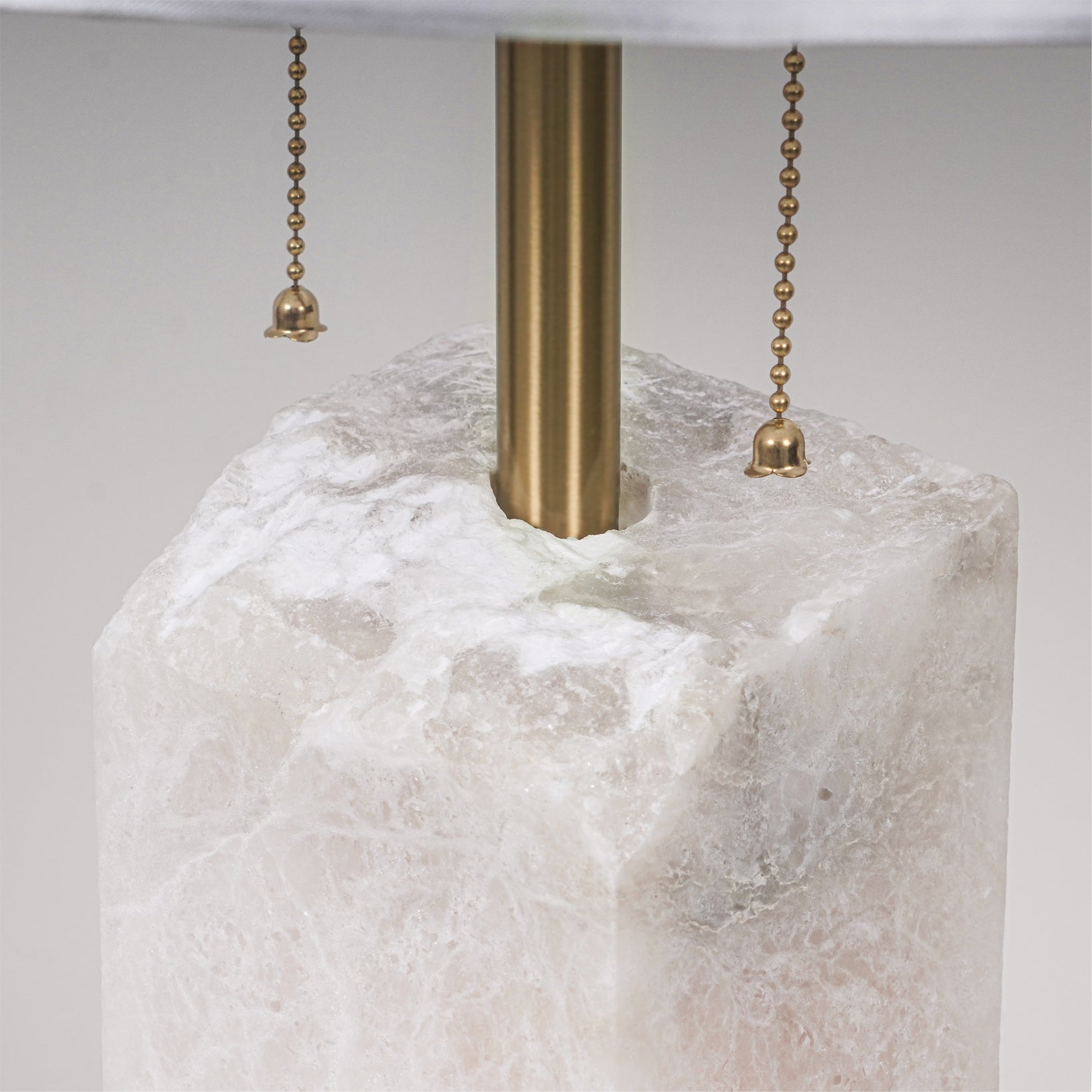 Syvaris Minimalist Alabaster Table Lamp - Blowlighting