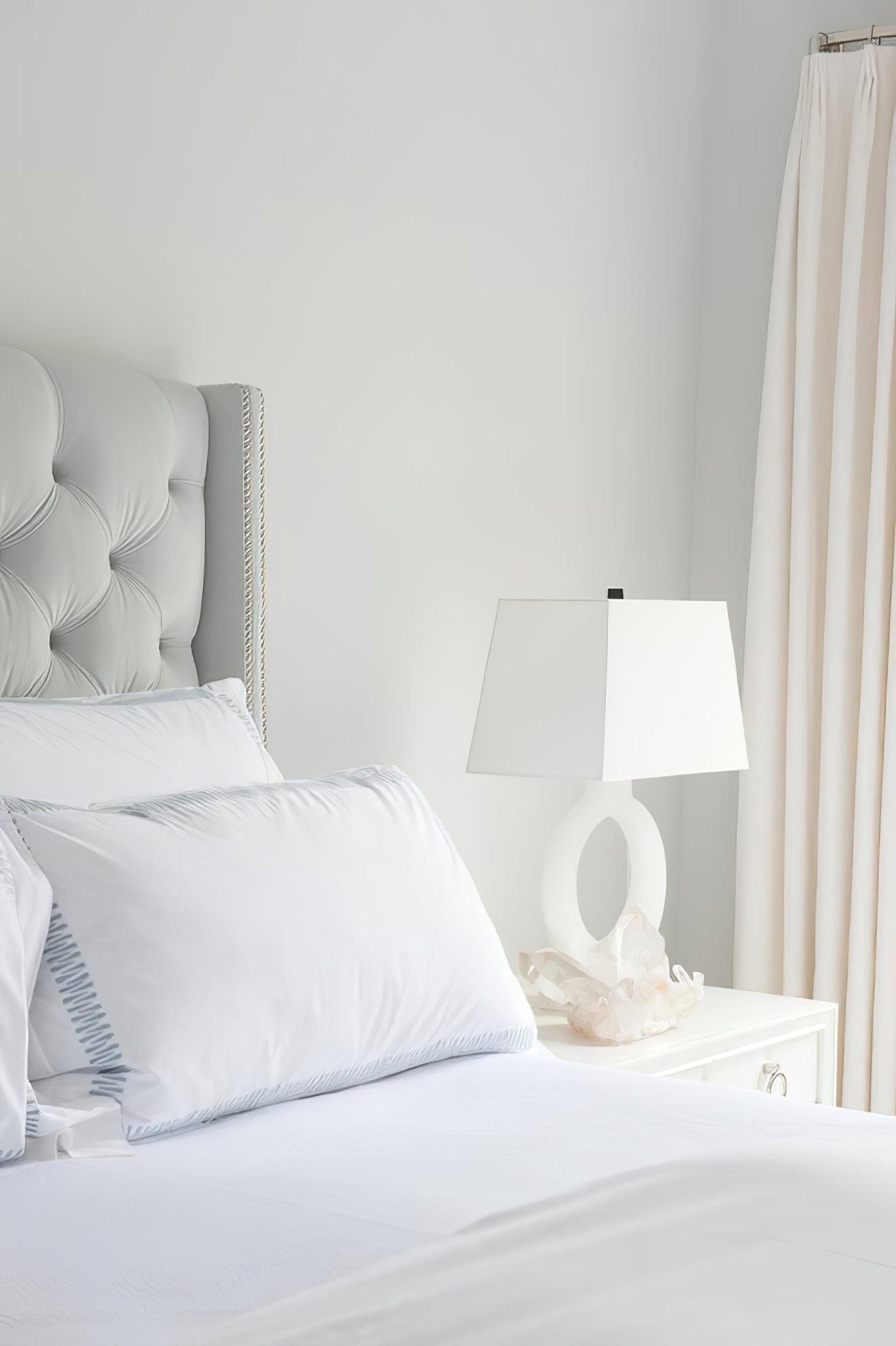 Ring Form Table Lamp - Blowlighting