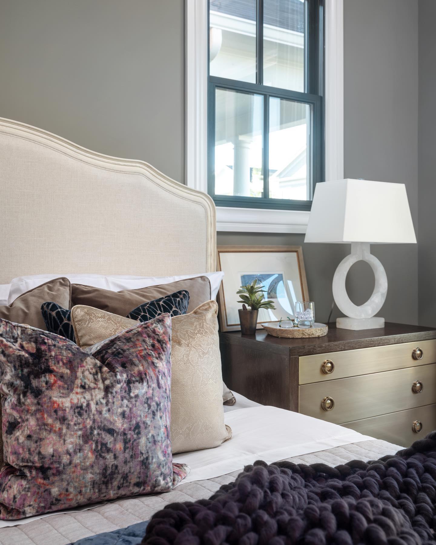 Ring Form Table Lamp - Blowlighting