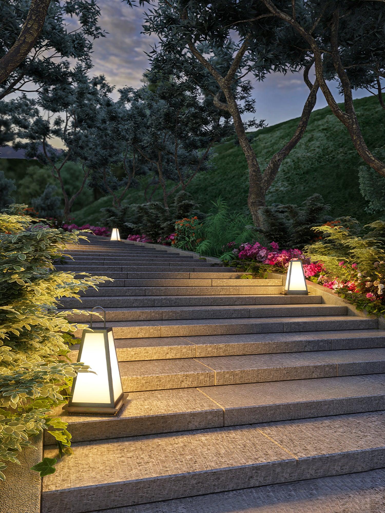 Roam Lantern Garden Outdoor Lamp - Blowlighting