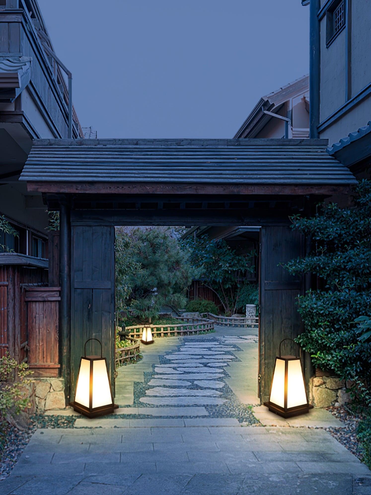Roam Lantern Garden Outdoor Lamp - Blowlighting