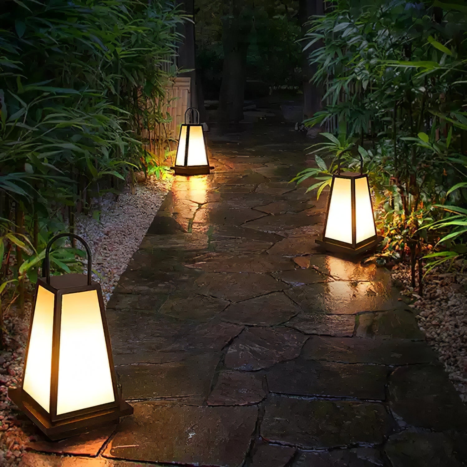 Roam Lantern Garden Outdoor Lamp - Blowlighting