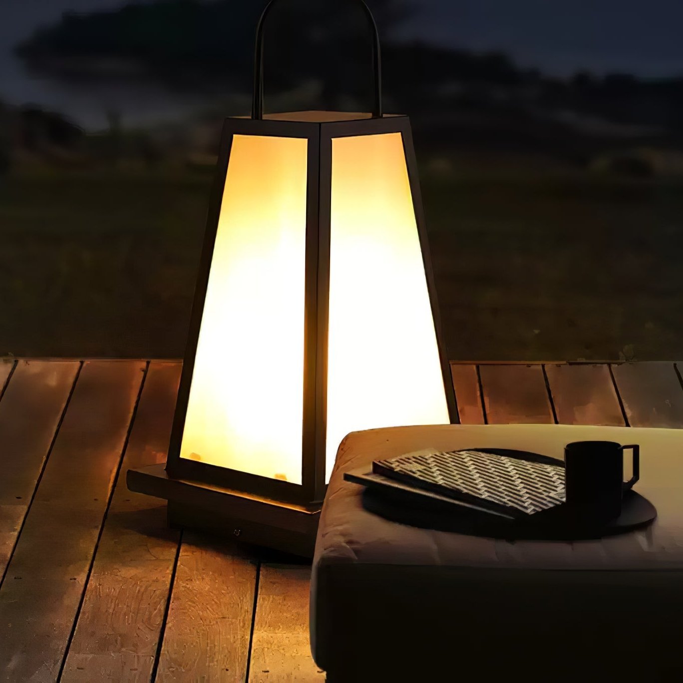 Roam Lantern Garden Outdoor Lamp - Blowlighting