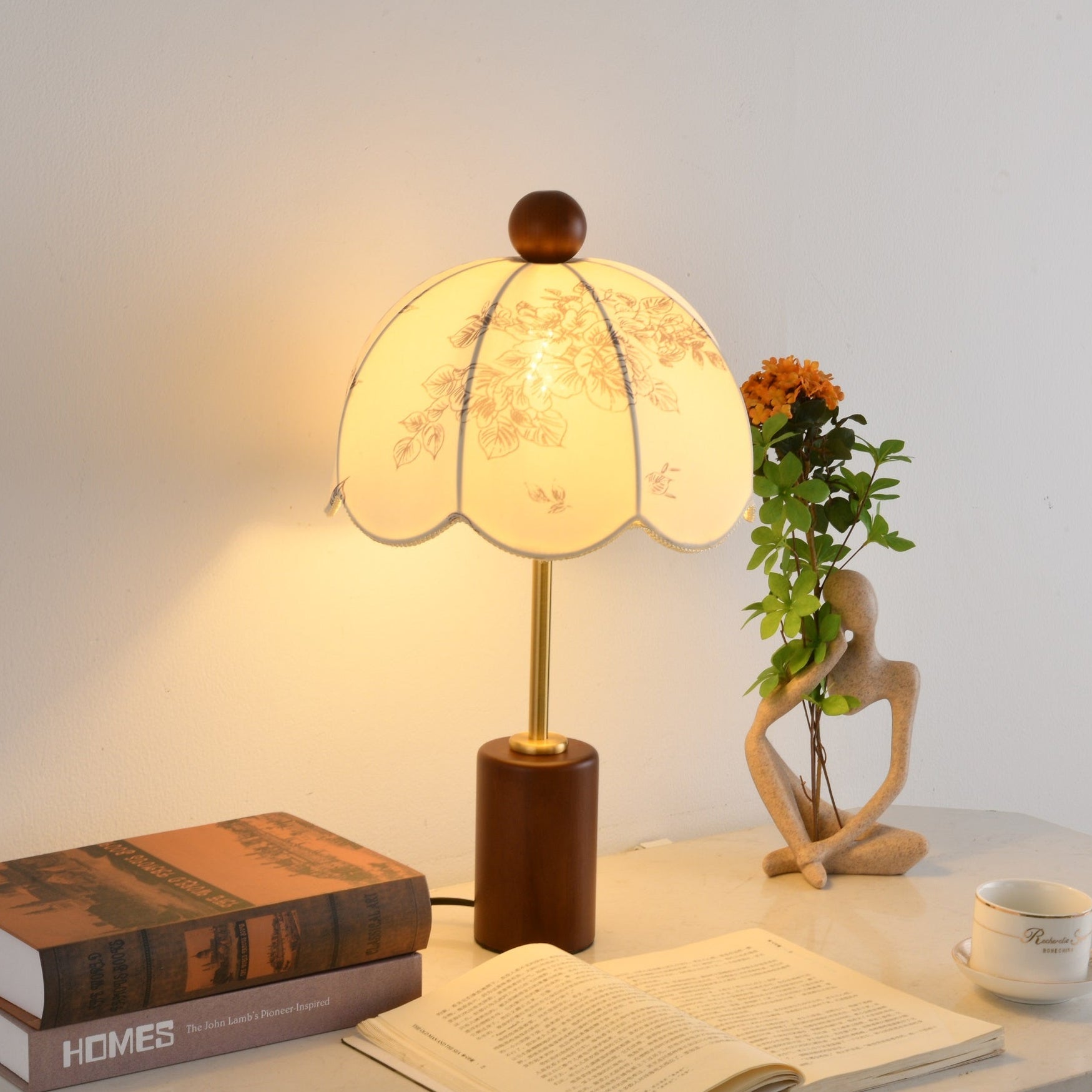 Quinn Vintage Fabric Table Lamp - Blowlighting