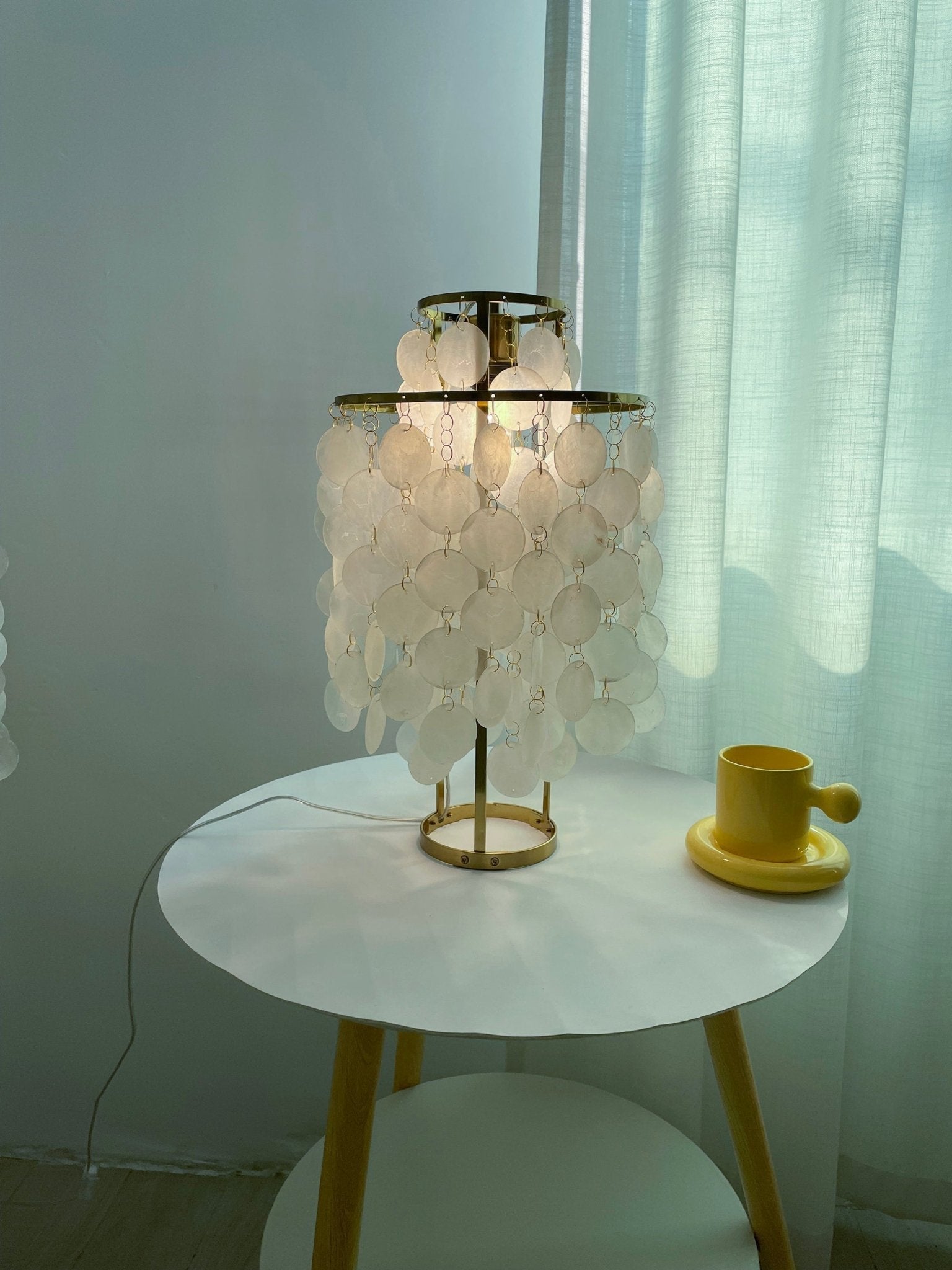 Round Shell Table Lamp - Blowlighting
