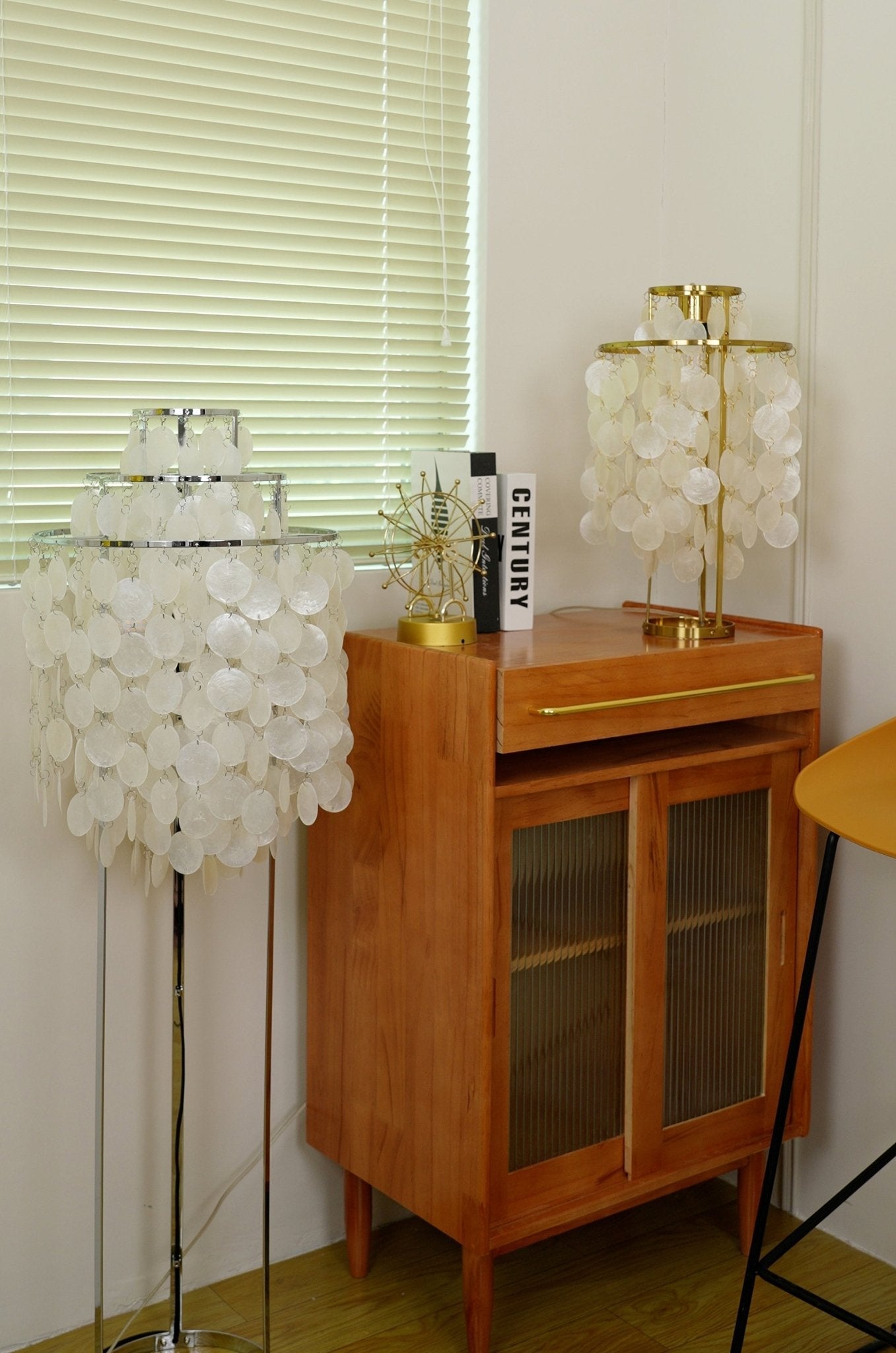 Round Shell Table Lamp - Blowlighting