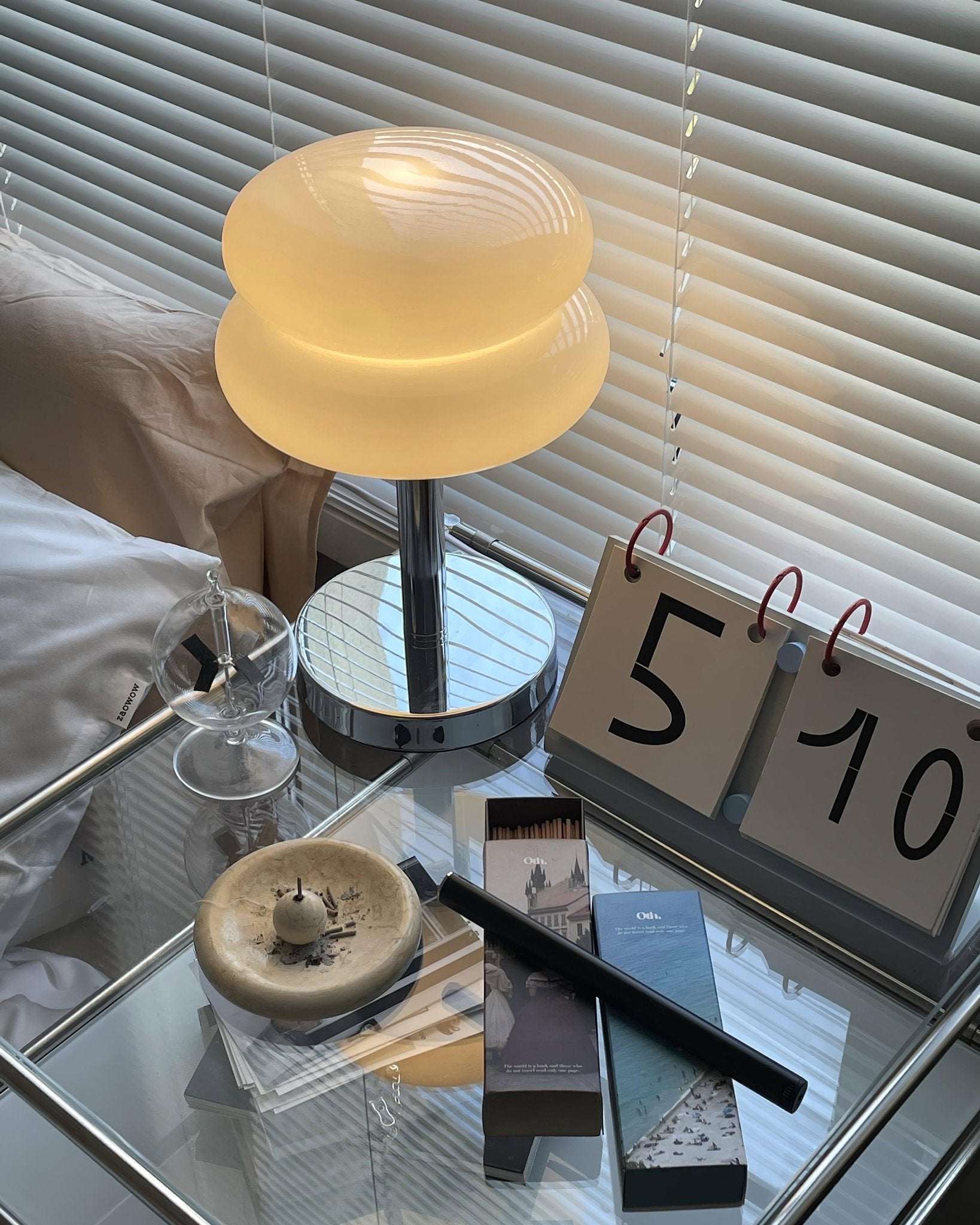 Saturn Glide Glass Table Lamp - Blowlighting