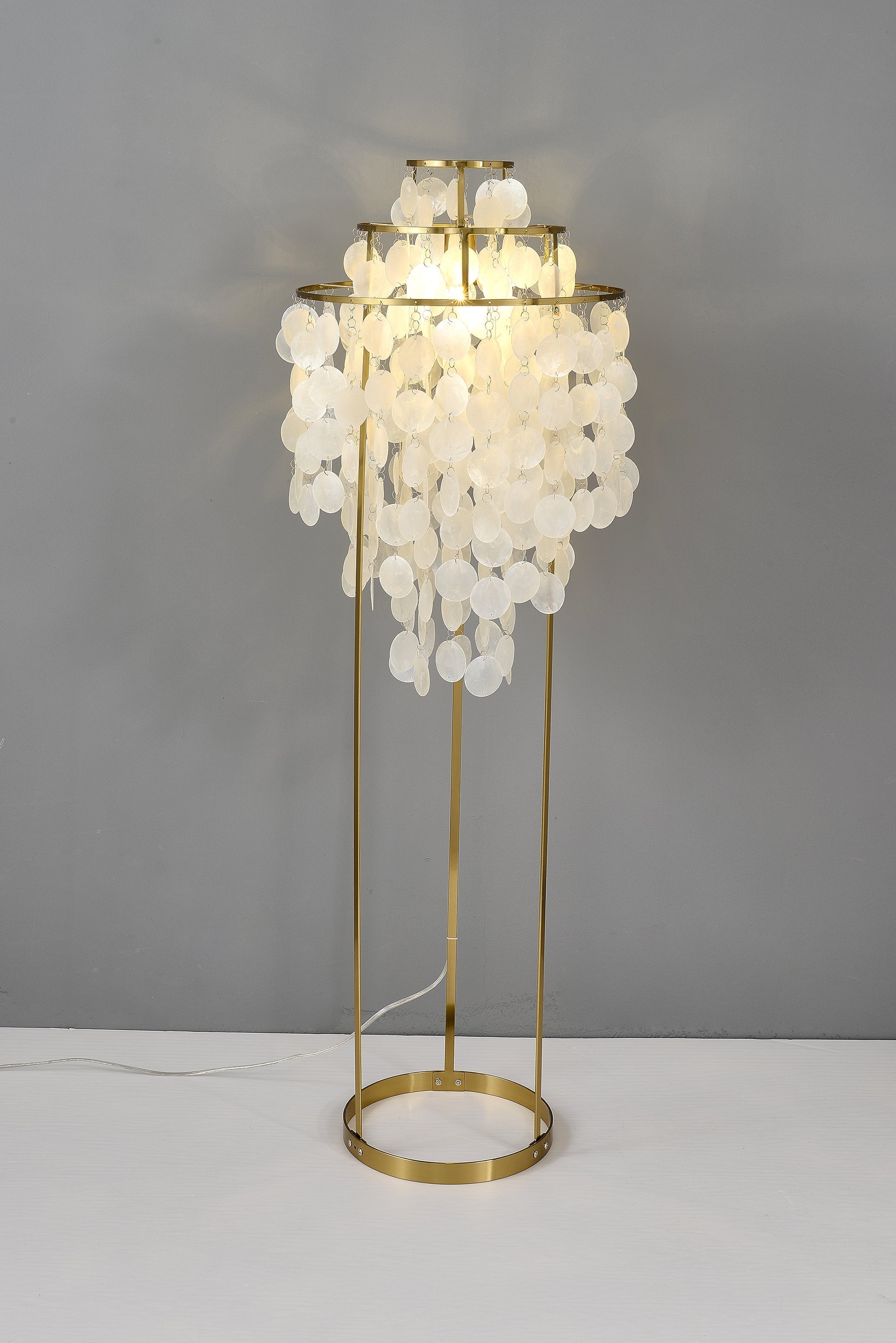 Shell Floor Lamp - Blowlighting