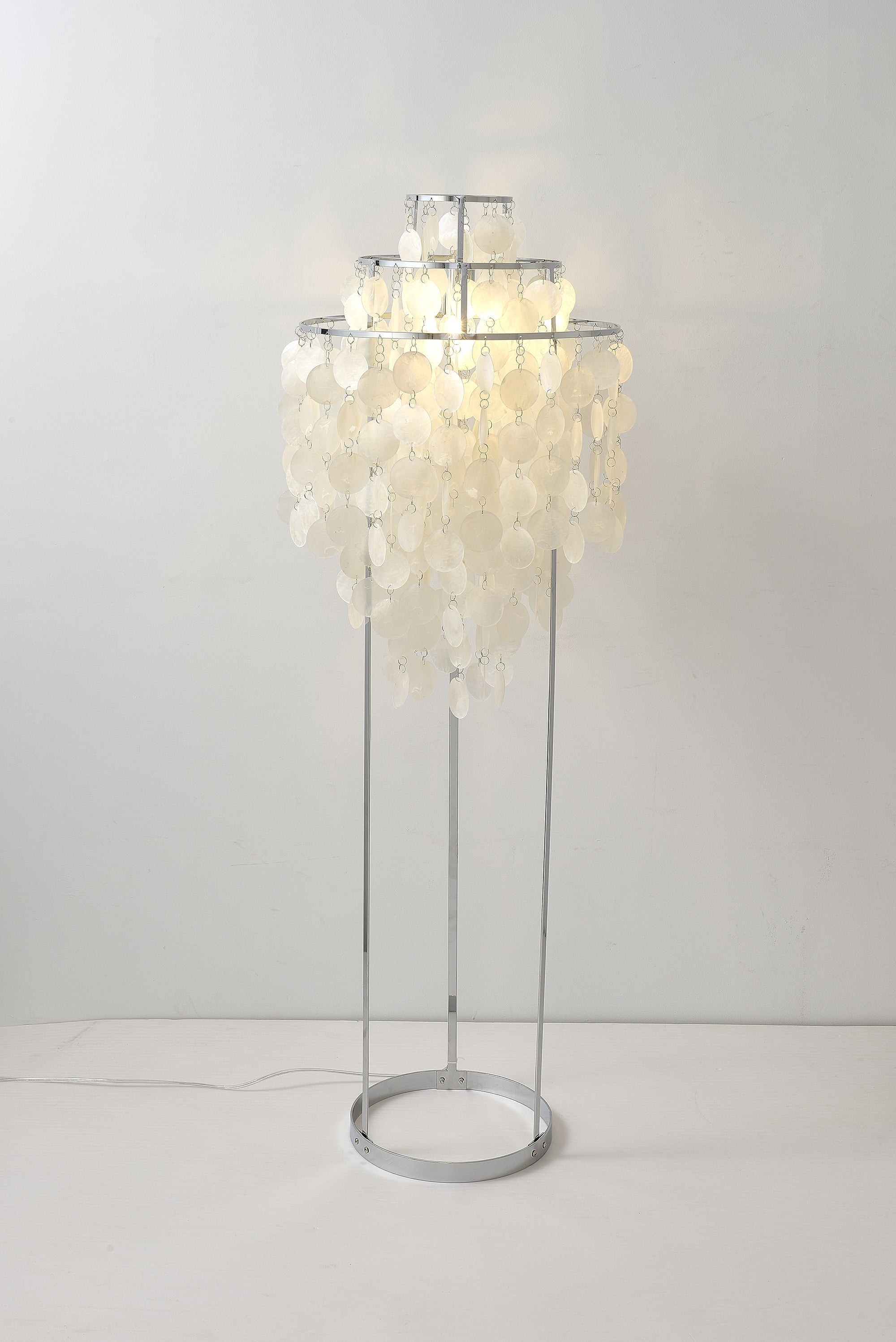 Shell Floor Lamp - Blowlighting