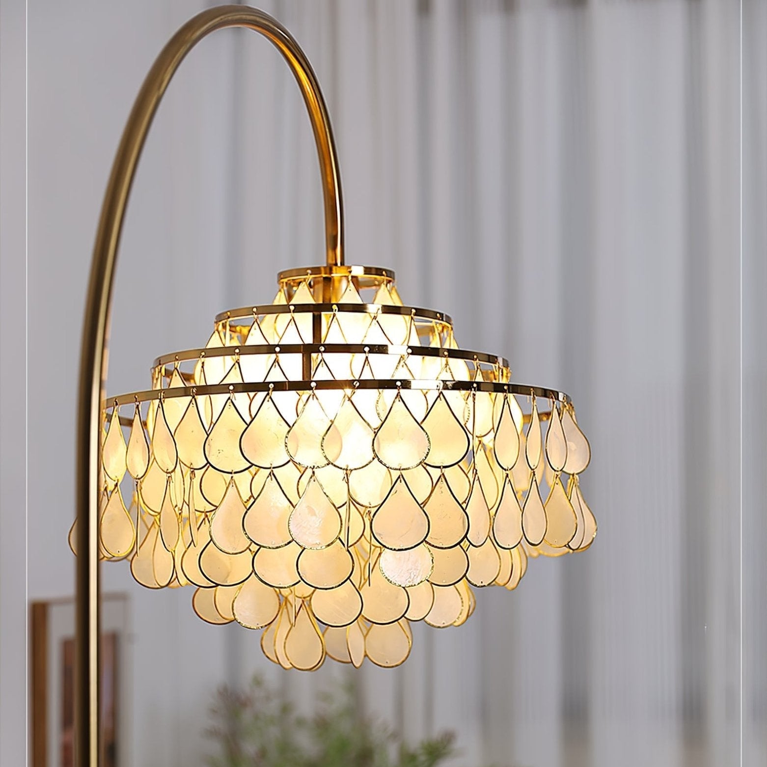 Shells Floor Lamp - Blowlighting