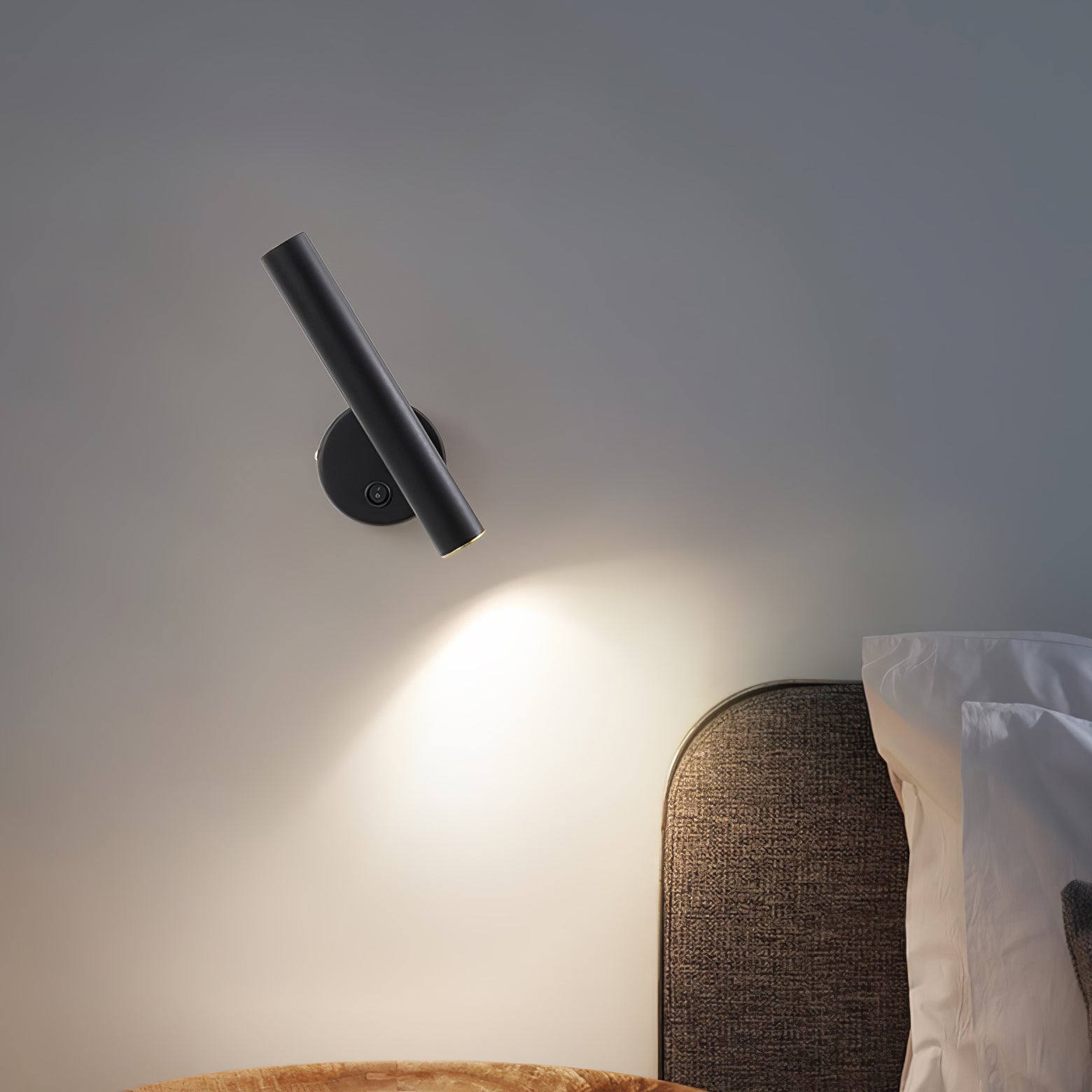 Slender Adjustable Wall Lamp - Blowlighting