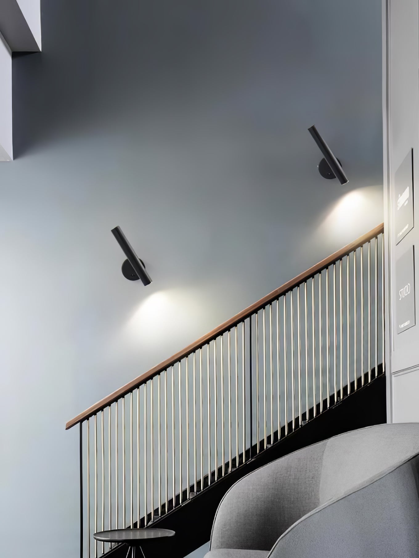 Slender Adjustable Wall Lamp - Blowlighting