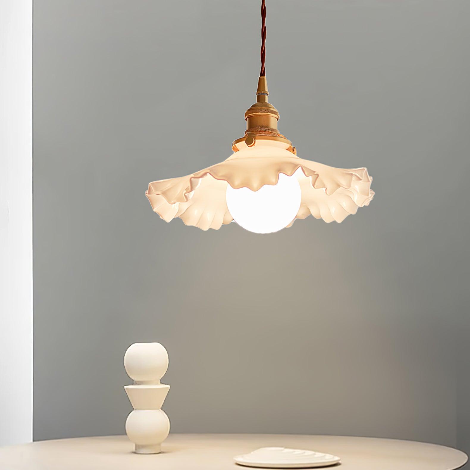 Small Floral Pendant Lamp - Blowlighting