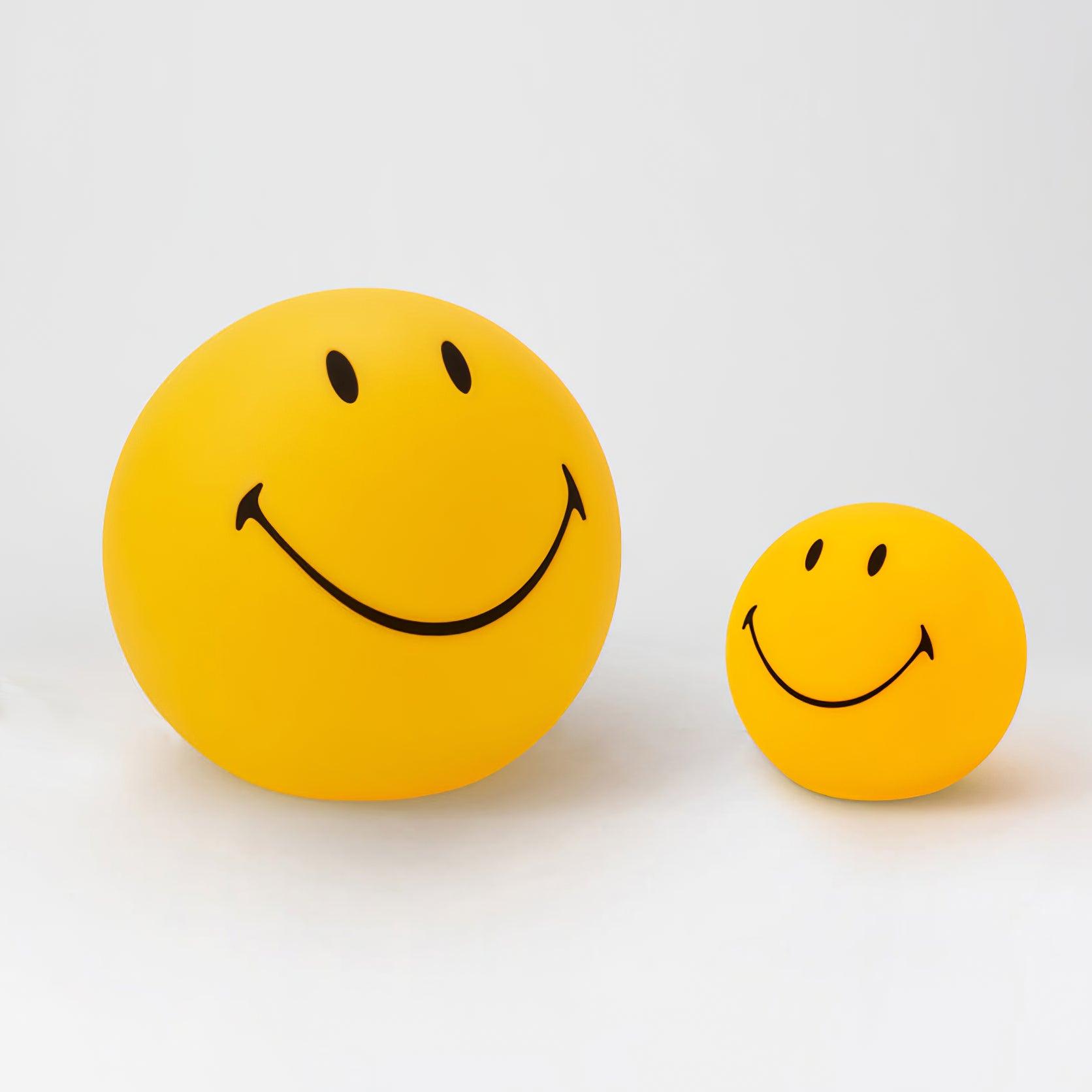 Smiling Table Lamp - Blowlighting