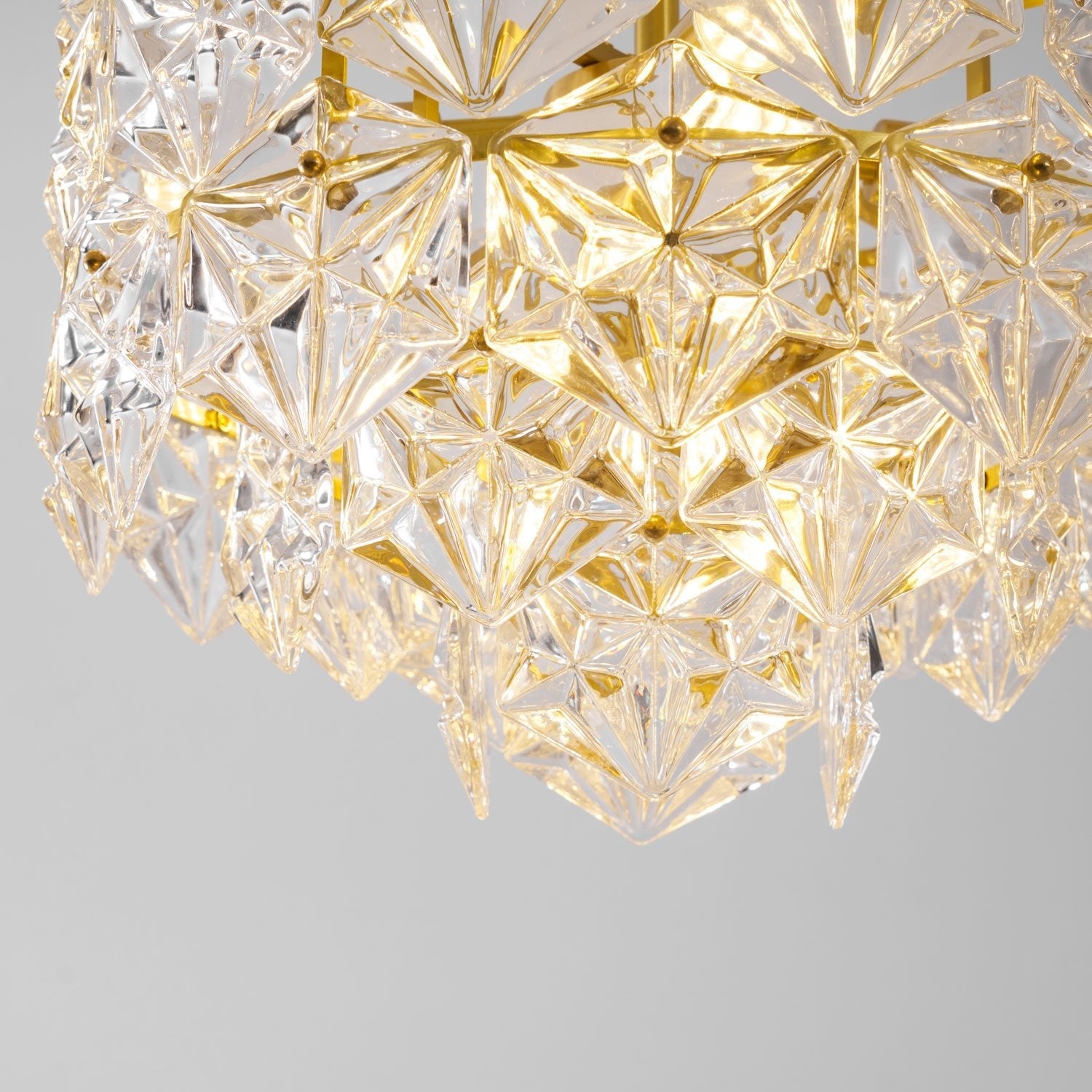Snowflake Glass Chandelier - Blowlighting