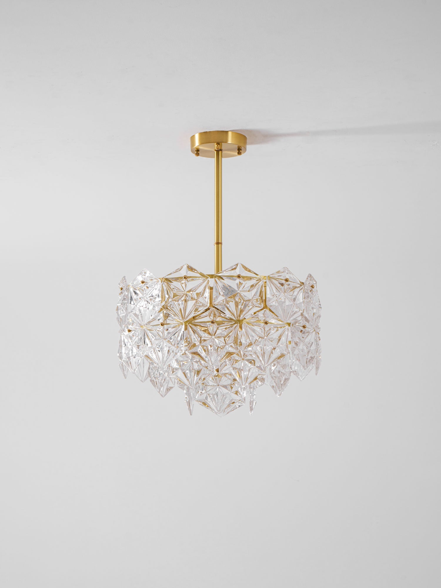 Snowflake Glass Chandelier - Blowlighting