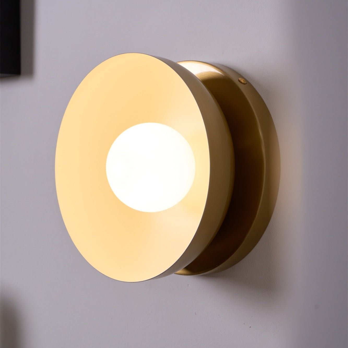Vethaora Modern Minimalist Solar Eclipse Brass Glass Wall Light - Blowlighting