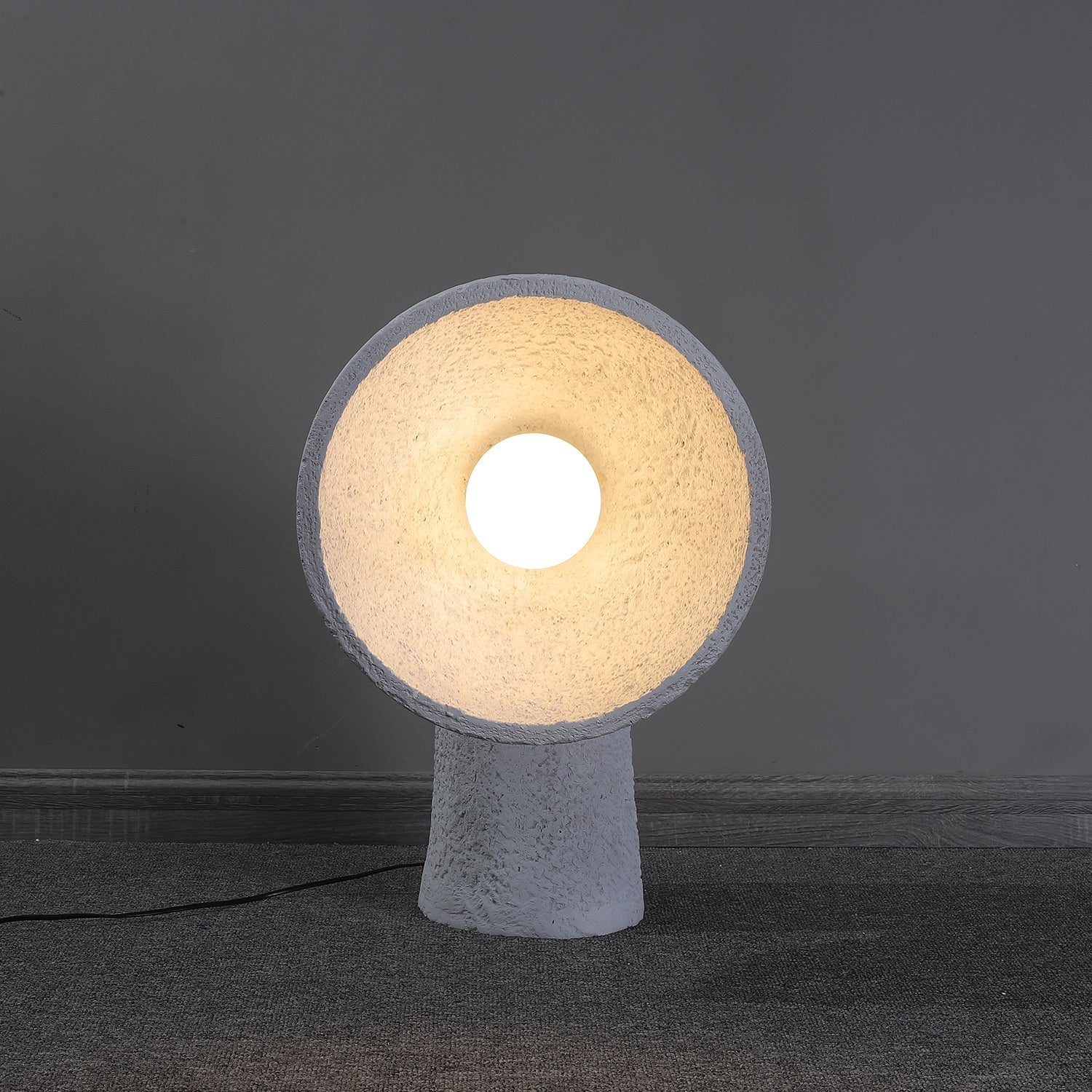 Arliris Concrete Table Lamp - Blowlighting