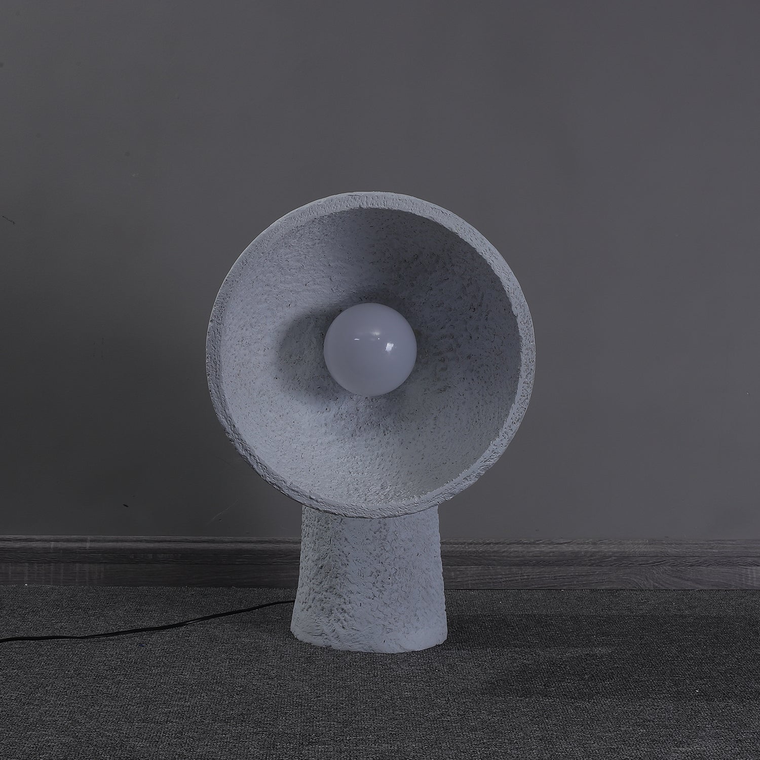 Arliris Concrete Table Lamp - Blowlighting
