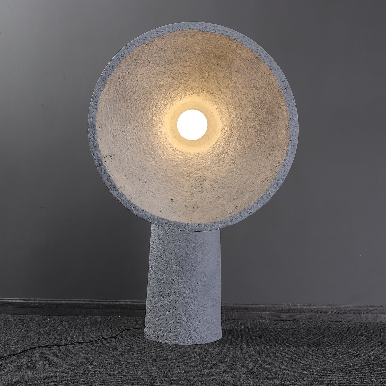 Arliris Concrete Table Lamp - Blowlighting