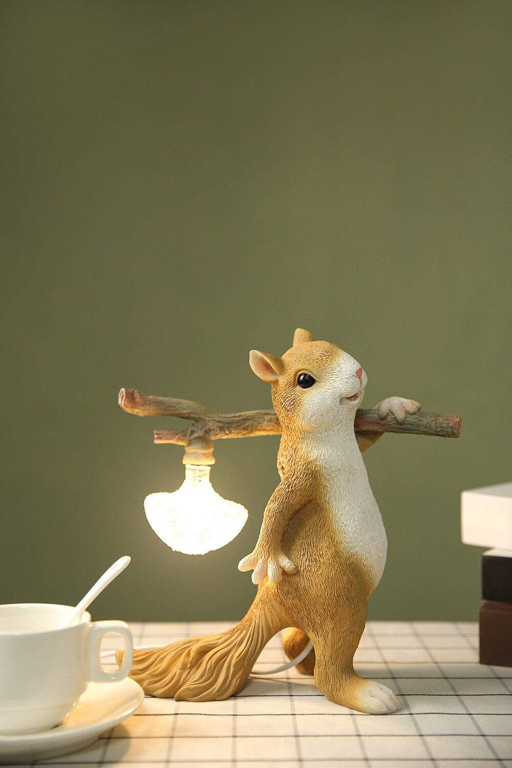 Squirrel Table Lamp - Blowlighting