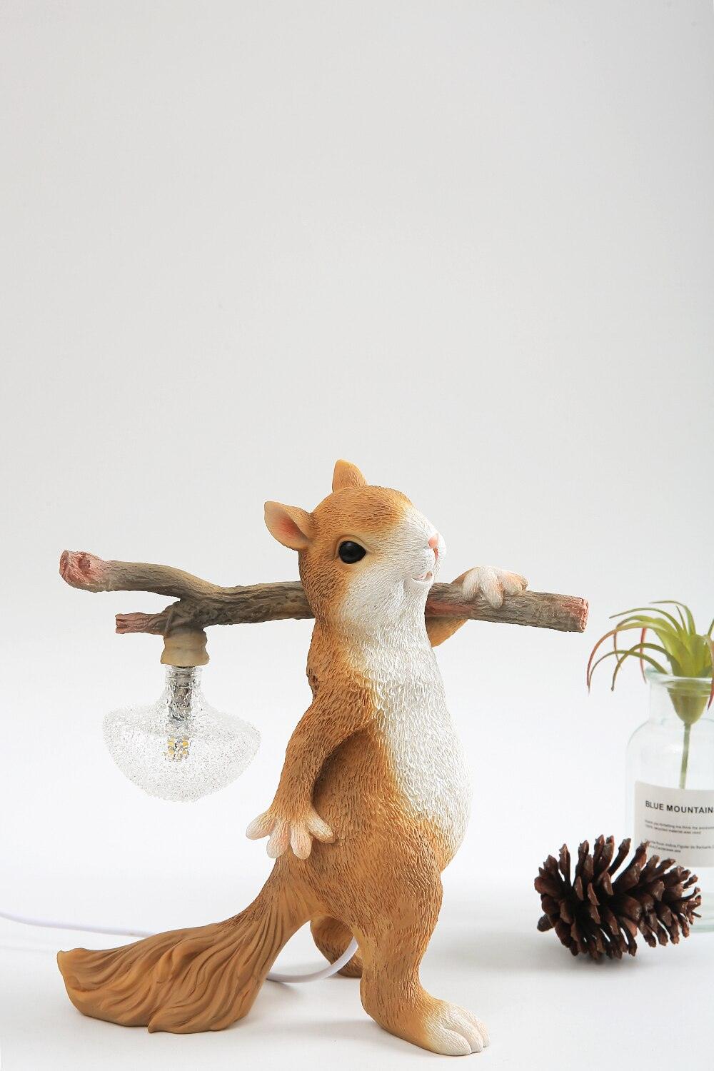 Squirrel Table Lamp - Blowlighting
