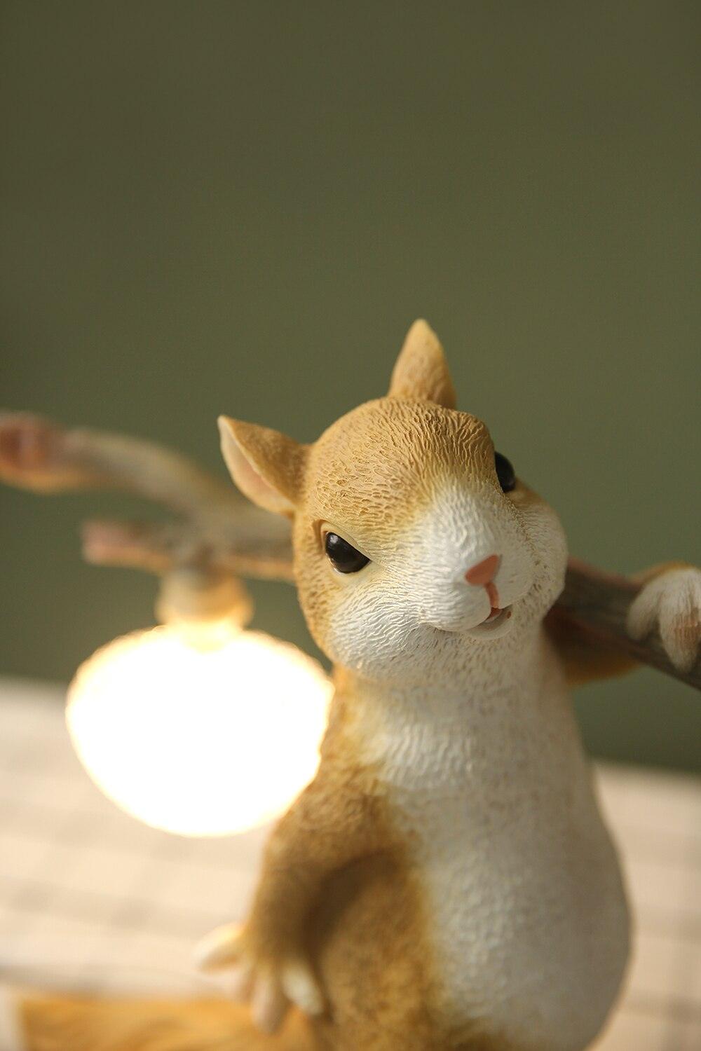 Squirrel Table Lamp - Blowlighting