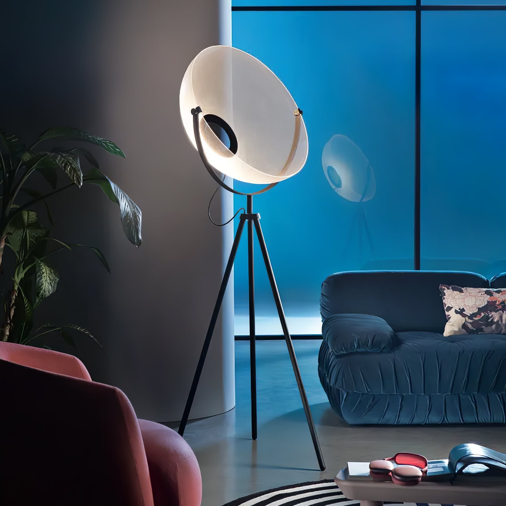 Zasolyra Tripod Metal Floor Lamp - Blowlighting