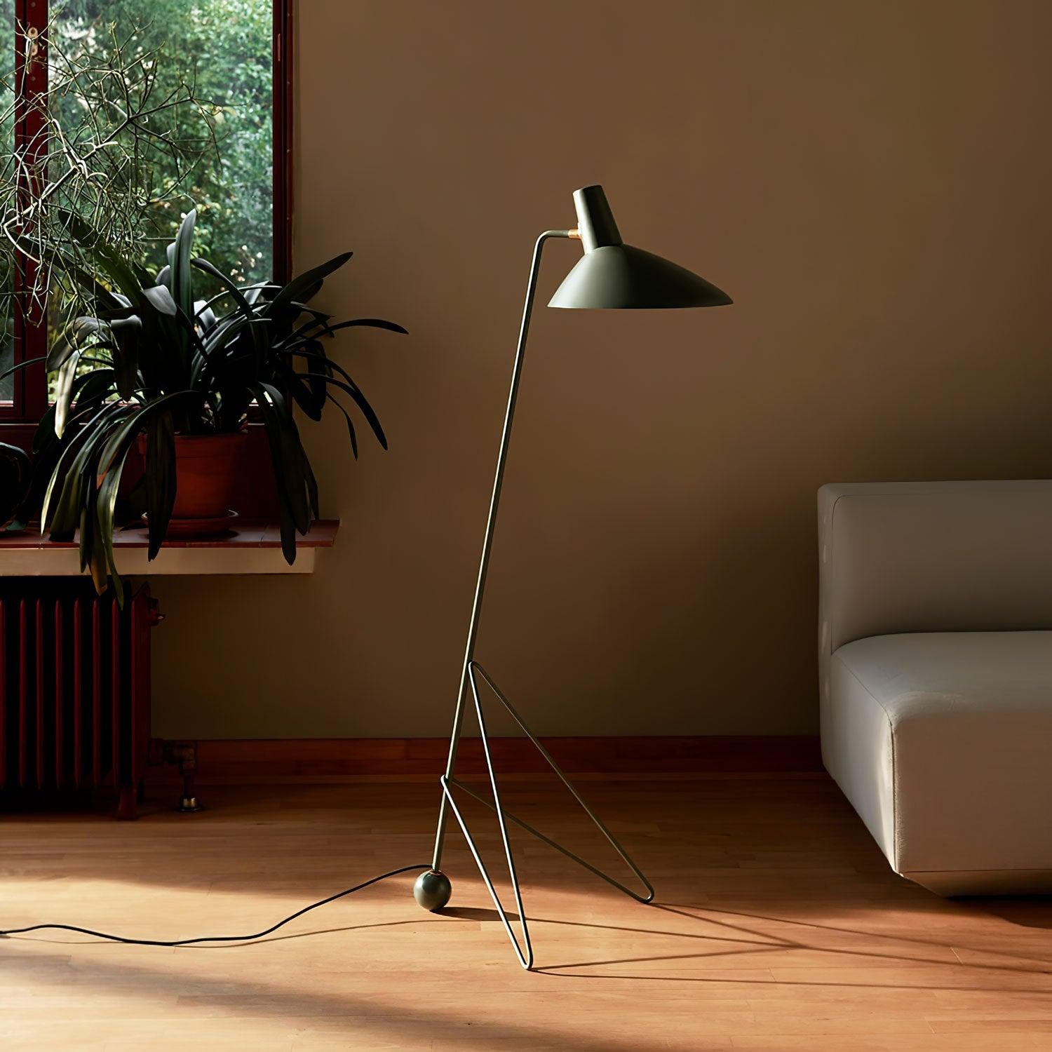 Svelte Noir Floor Lamp - Blowlighting