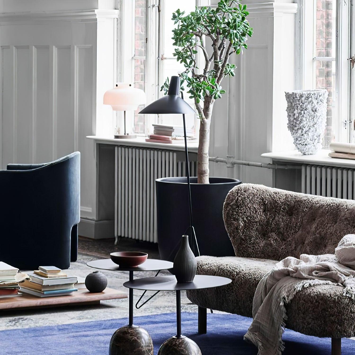 Svelte Noir Floor Lamp - Blowlighting