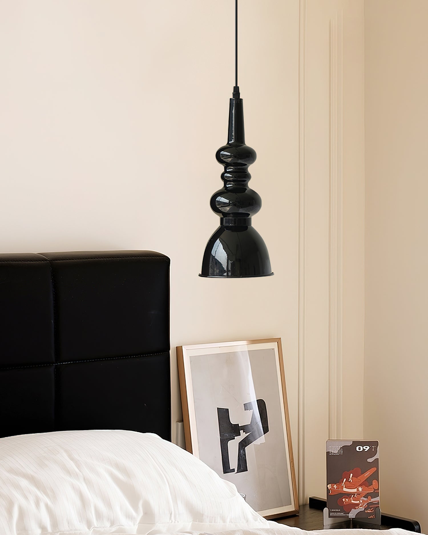 Svelte Noir Pendant Light - Blowlighting