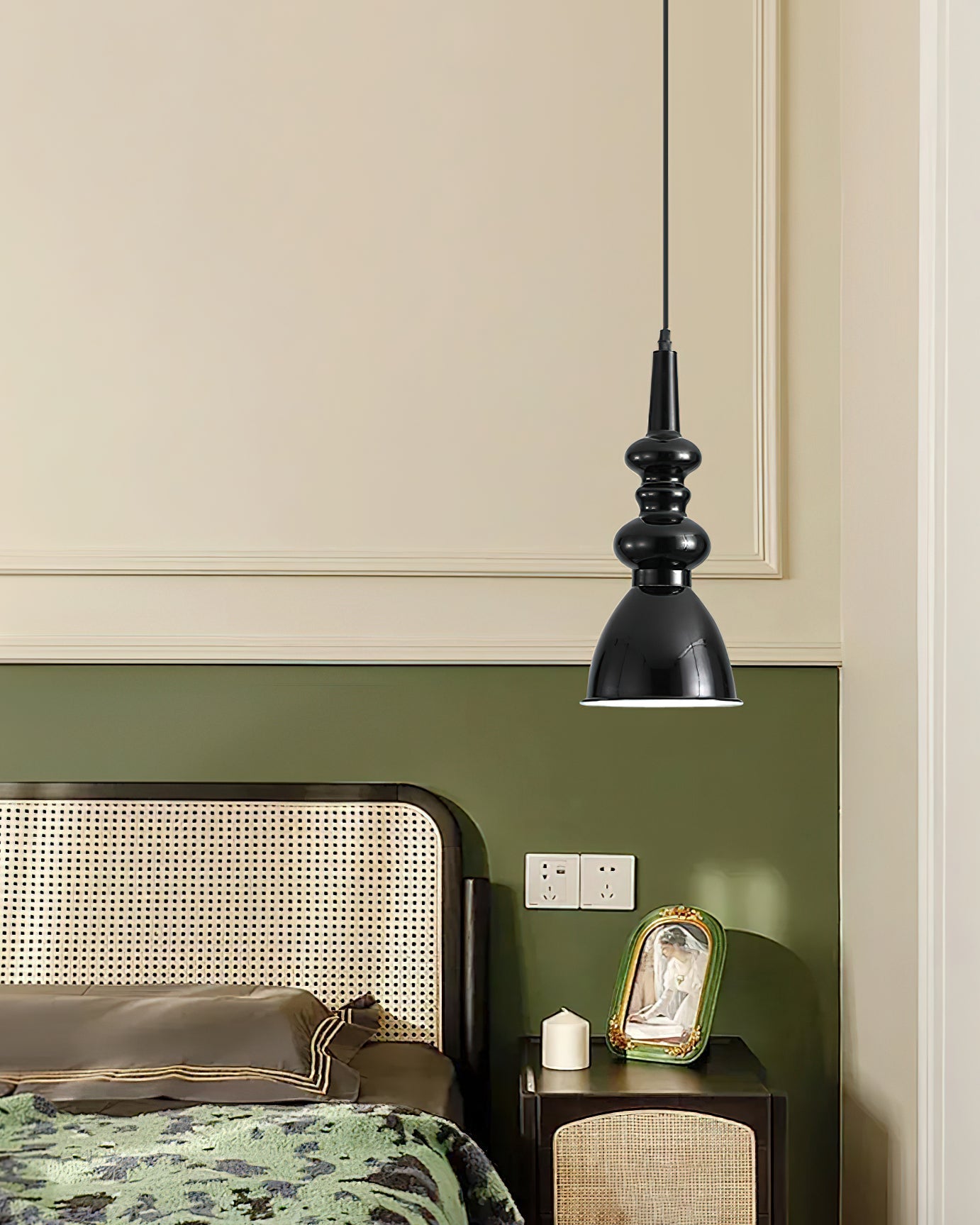 Svelte Noir Pendant Light - Blowlighting
