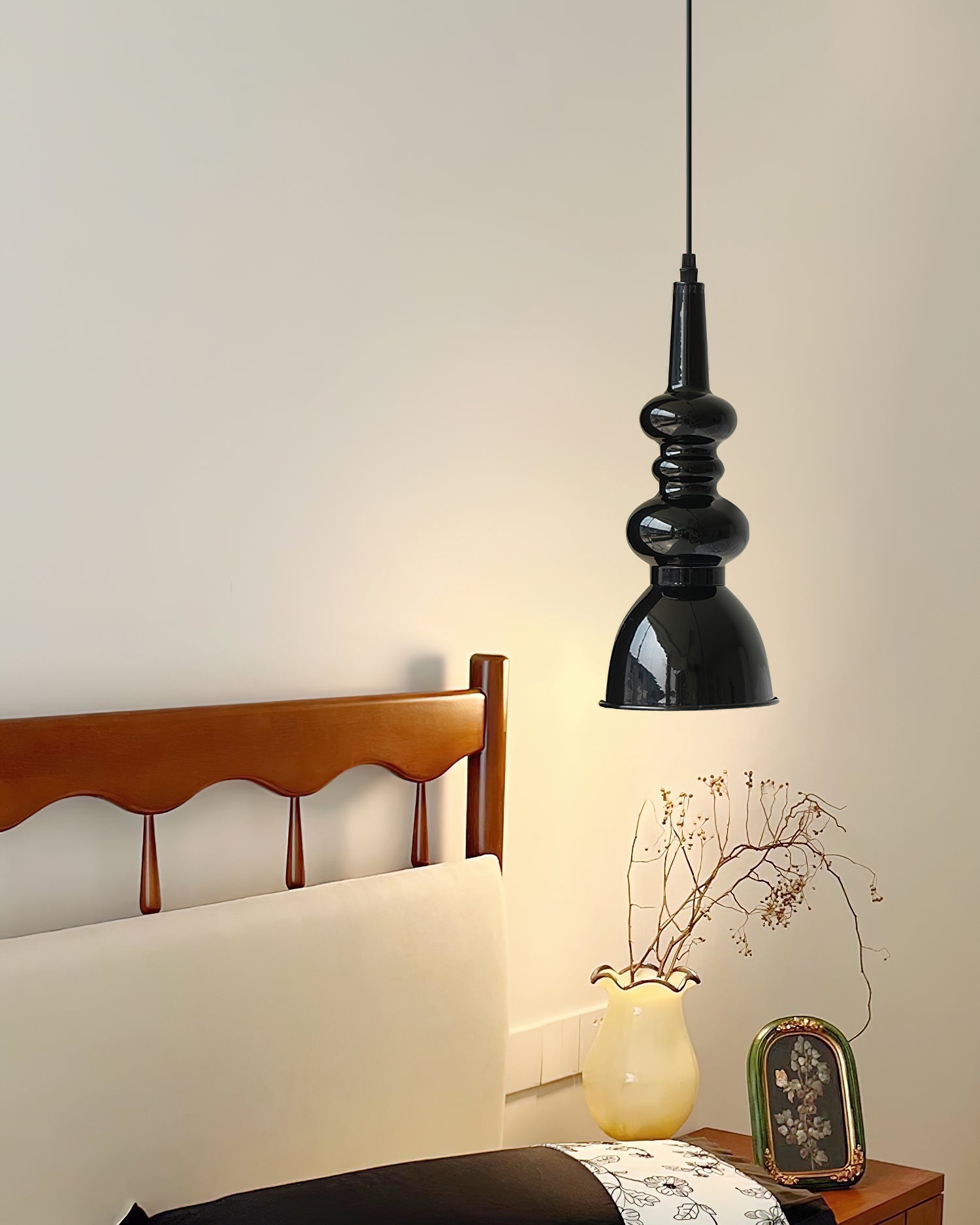 Svelte Noir Pendant Light - Blowlighting