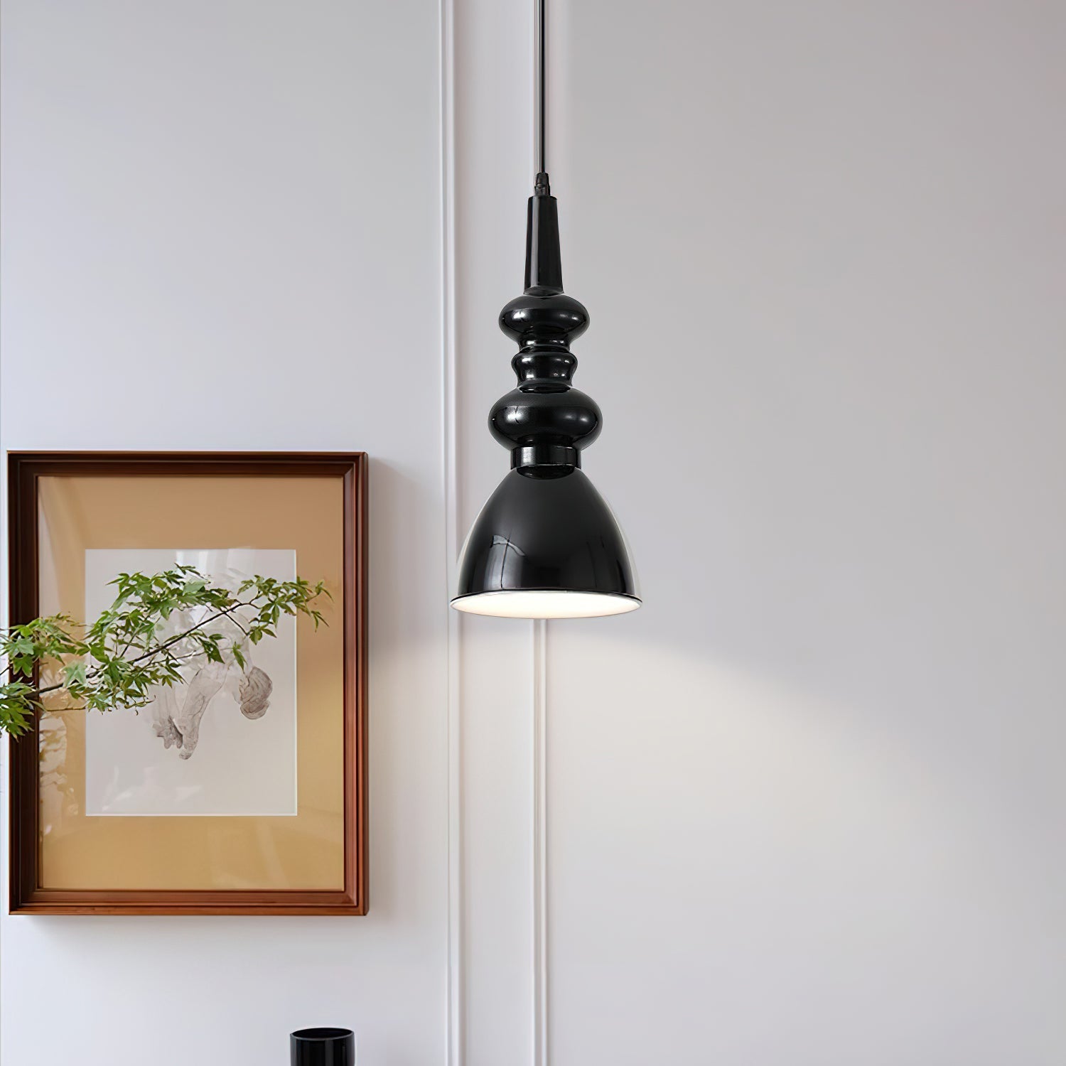Svelte Noir Pendant Light - Blowlighting