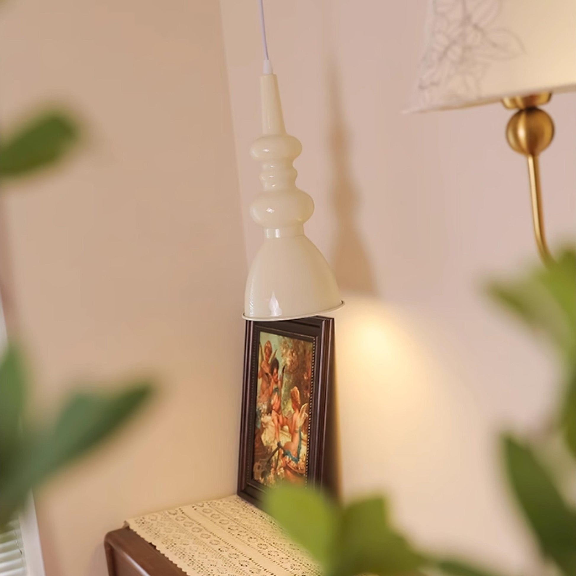 Svelte Noir Pendant Light - Blowlighting