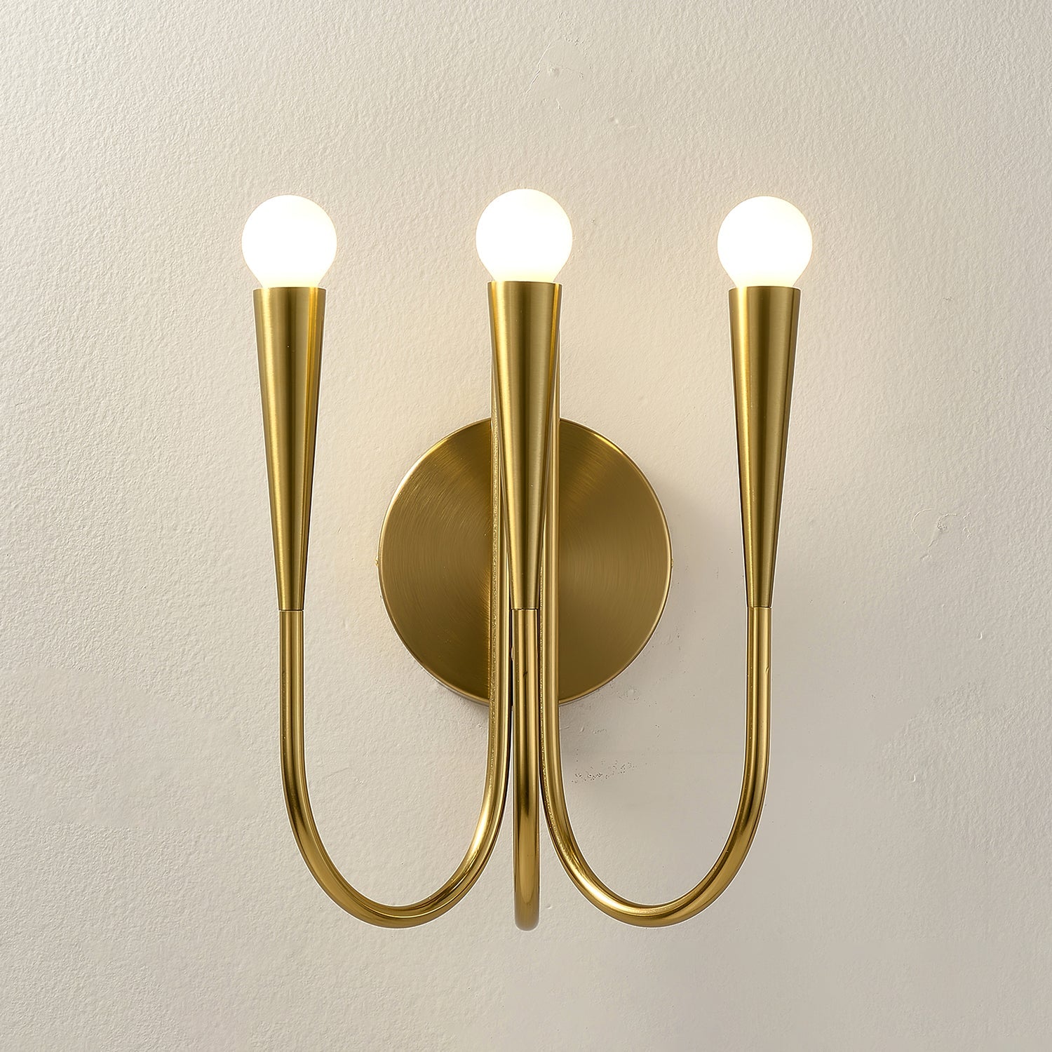 Swoop Arm Wall Lamp - Blowlighting