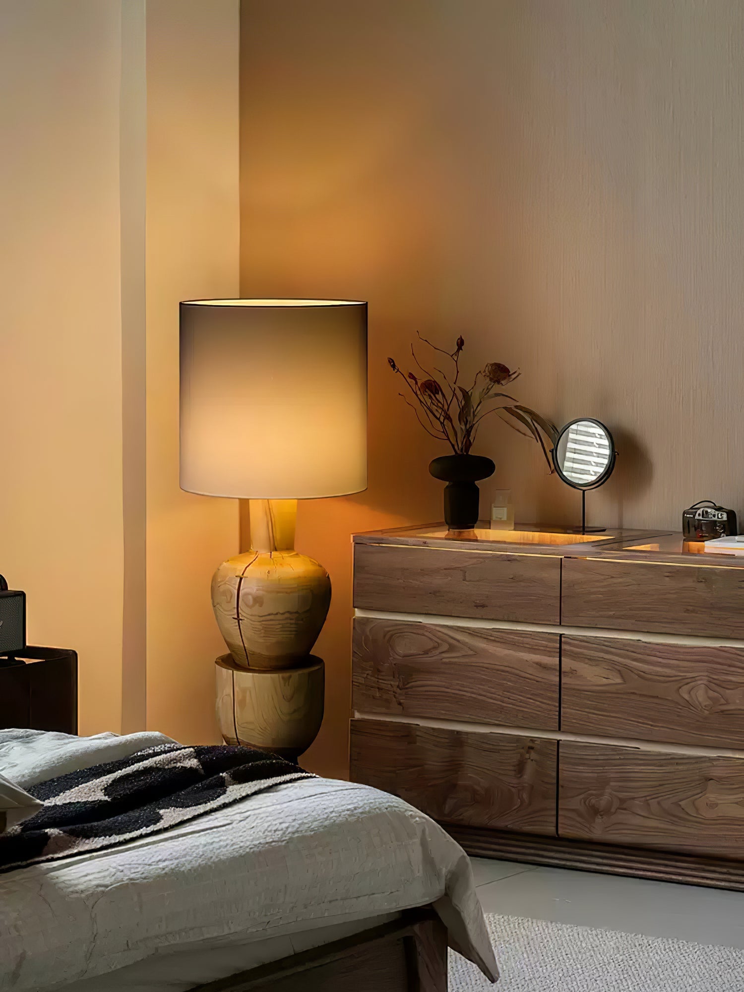 Ulvinir Wooden Table Lamp - Blowlighting