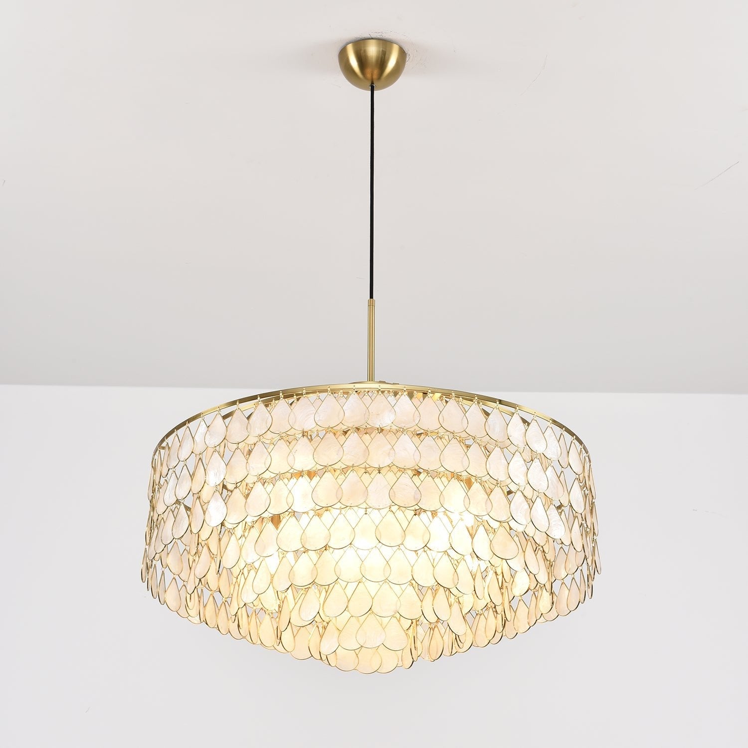 Teardrops Shell Chandelier - Blowlighting