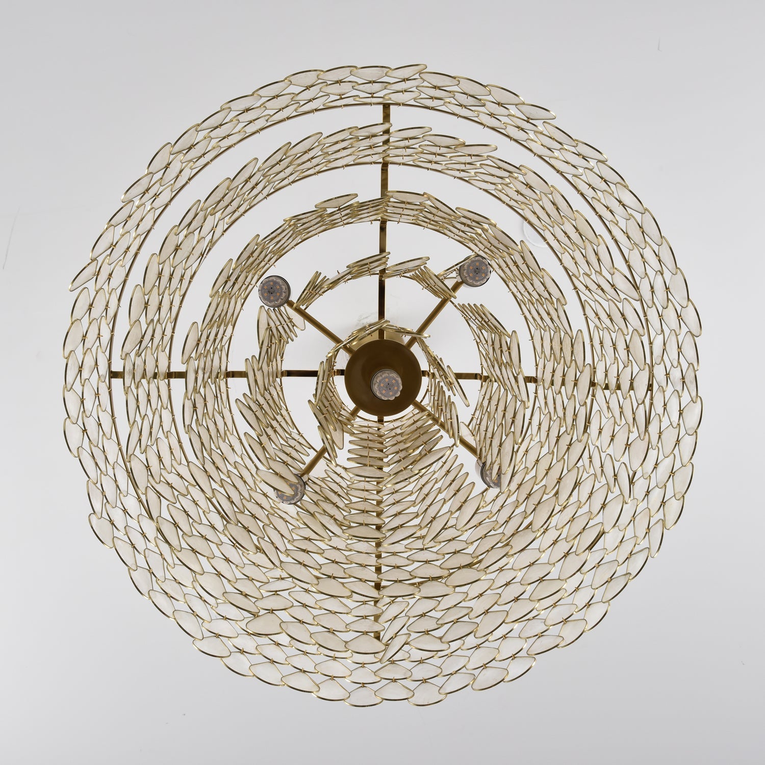 Teardrops Shell Chandelier - Blowlighting